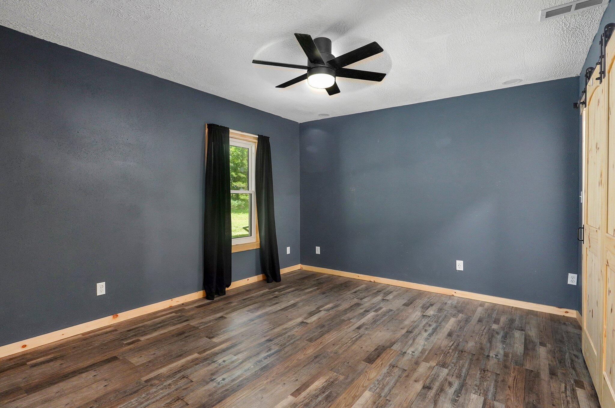 10357 North Farm Road 247 Property Photo 18