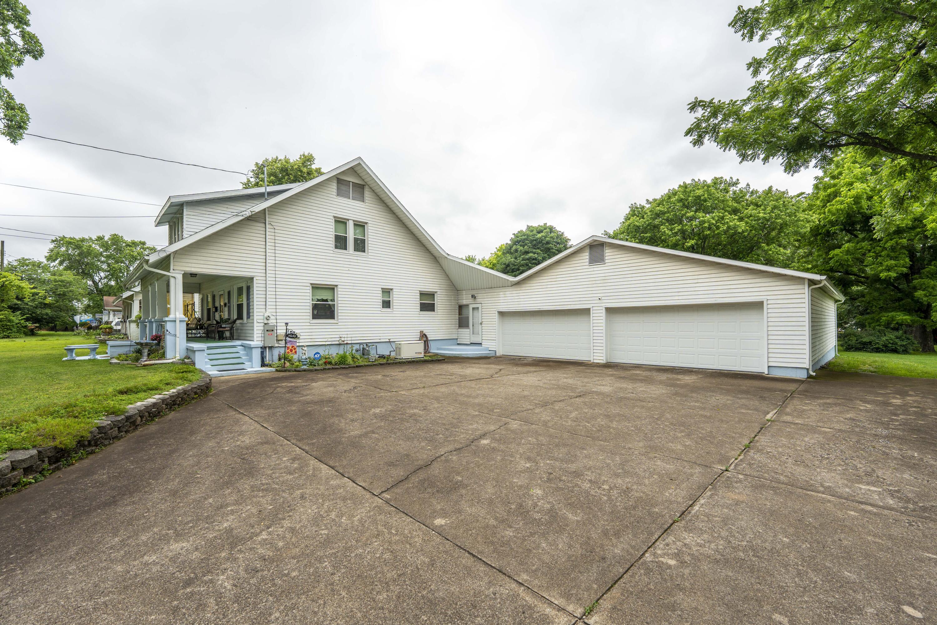 2523 North National Avenue Property Photo 1