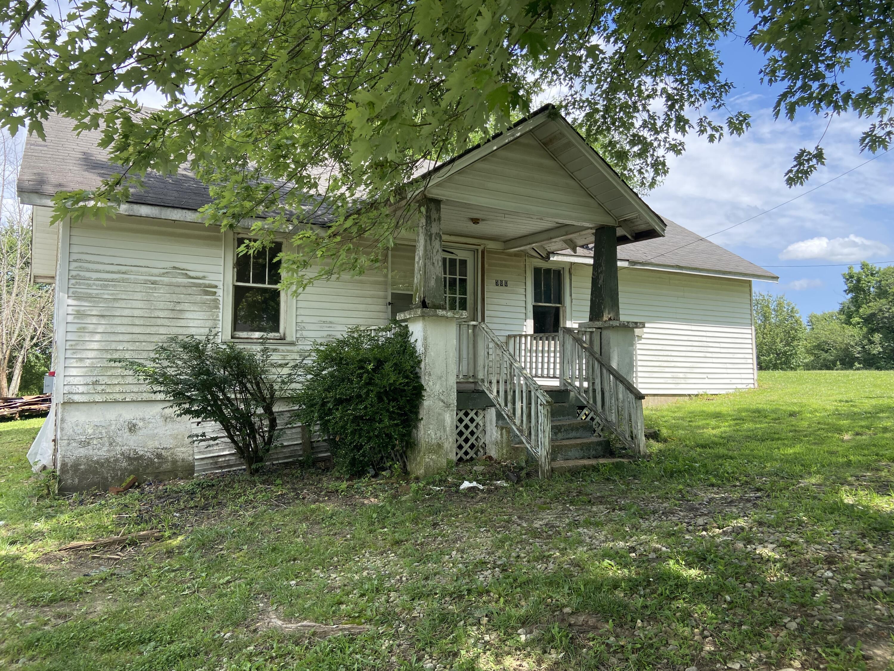 560 South Eagle Avenue Property Photo 1