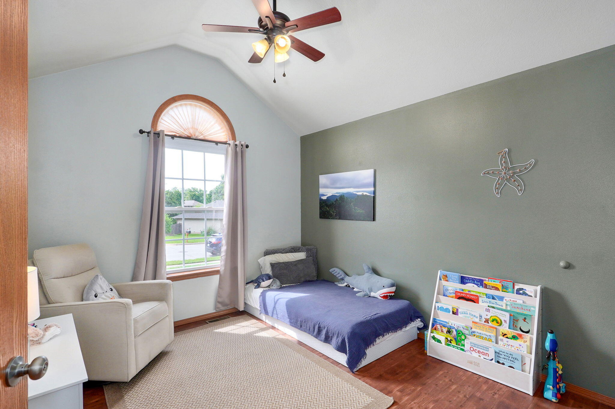 608 South Ashwood Court Property Photo 11