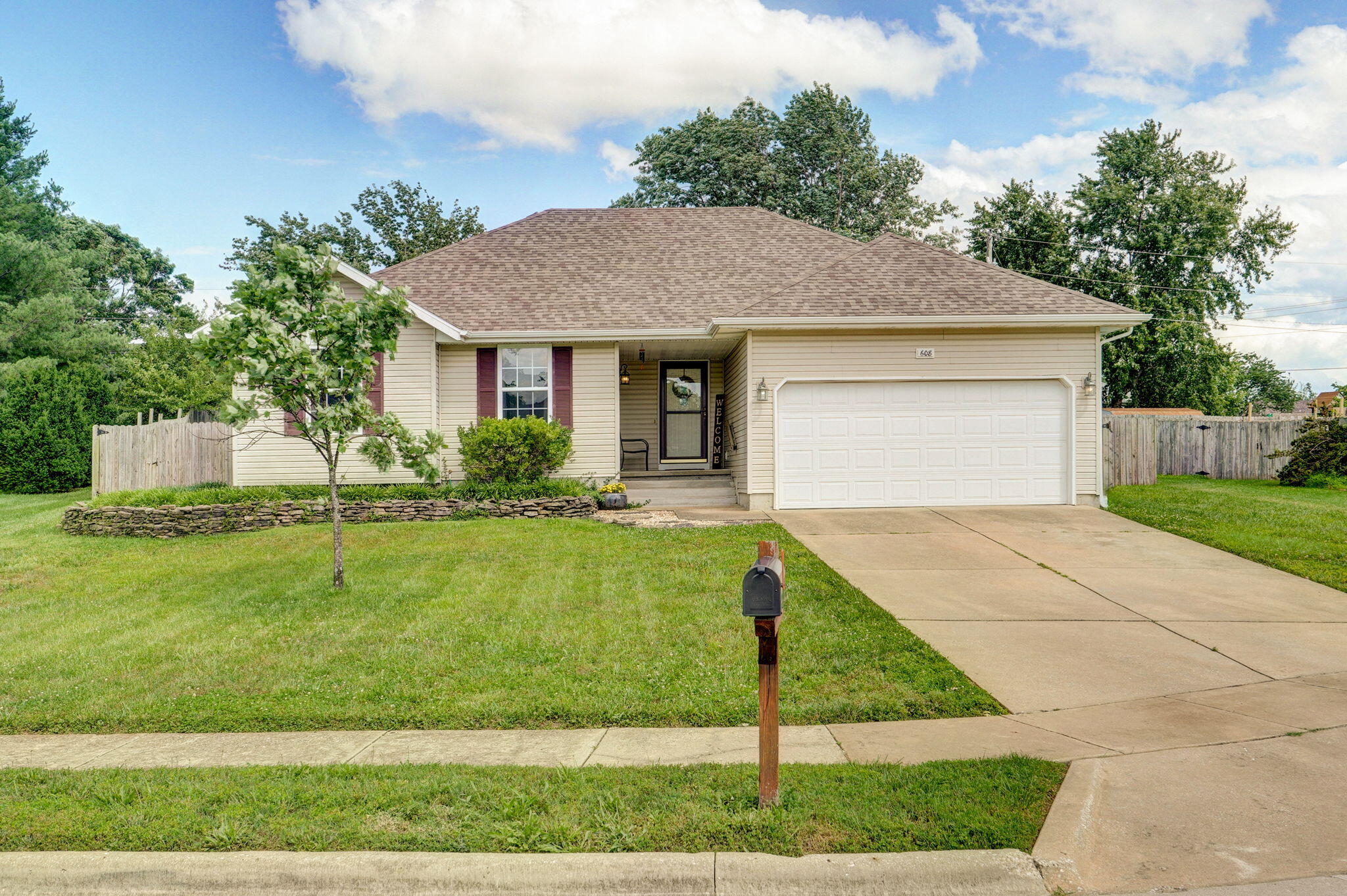 608 South Ashwood Court Property Photo 16