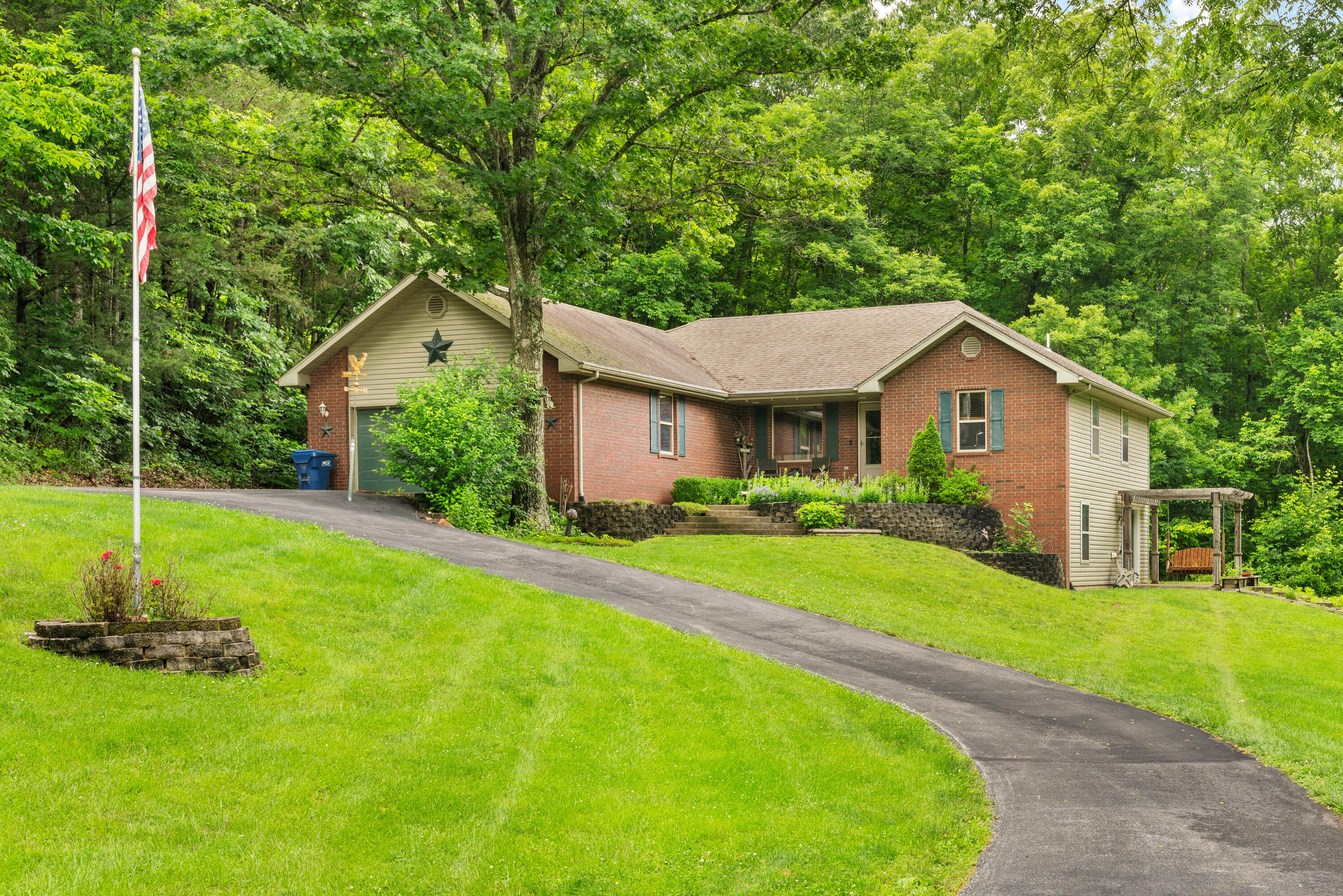 484 Twelve Point Road Property Photo 2