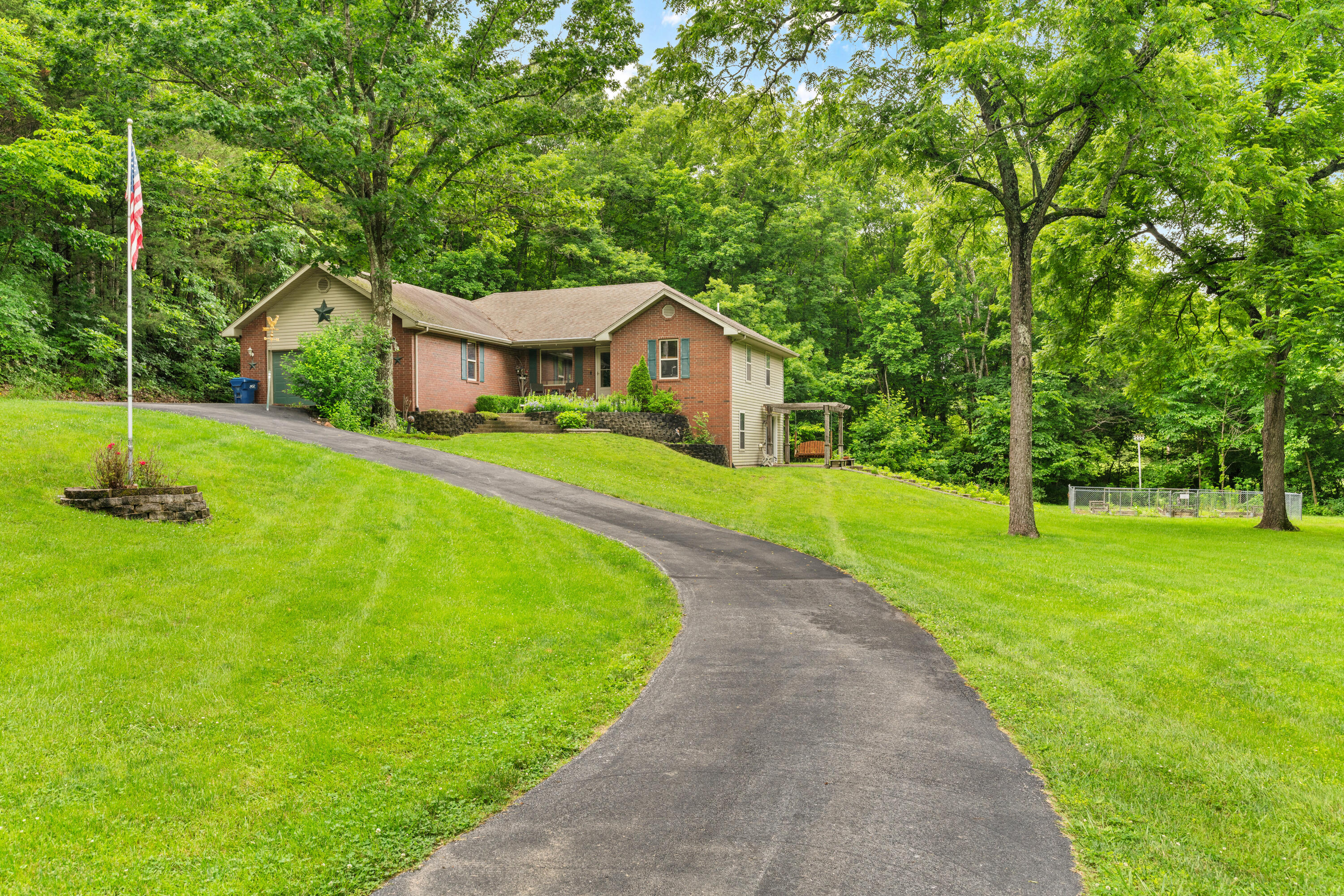 484 Twelve Point Road Property Photo 4