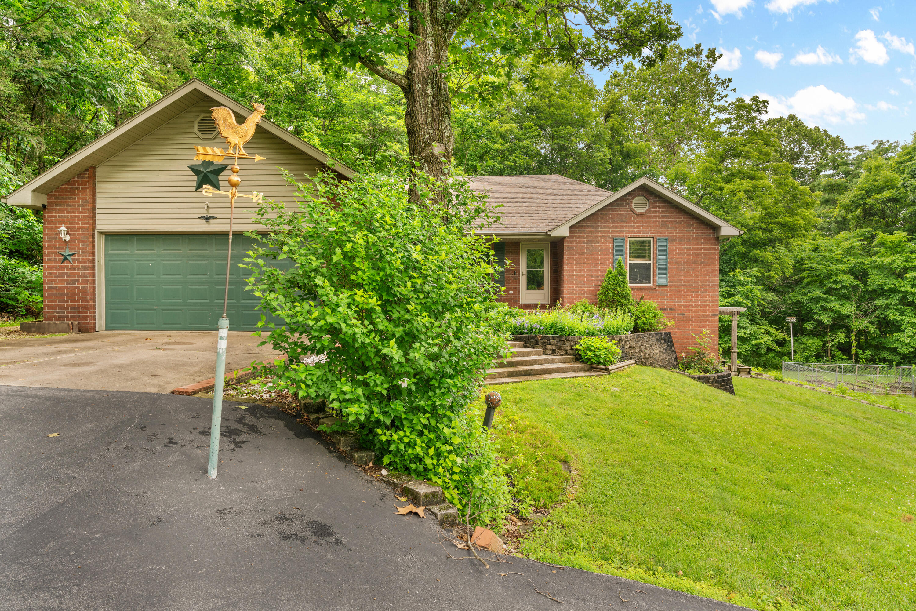 484 Twelve Point Road Property Photo 5