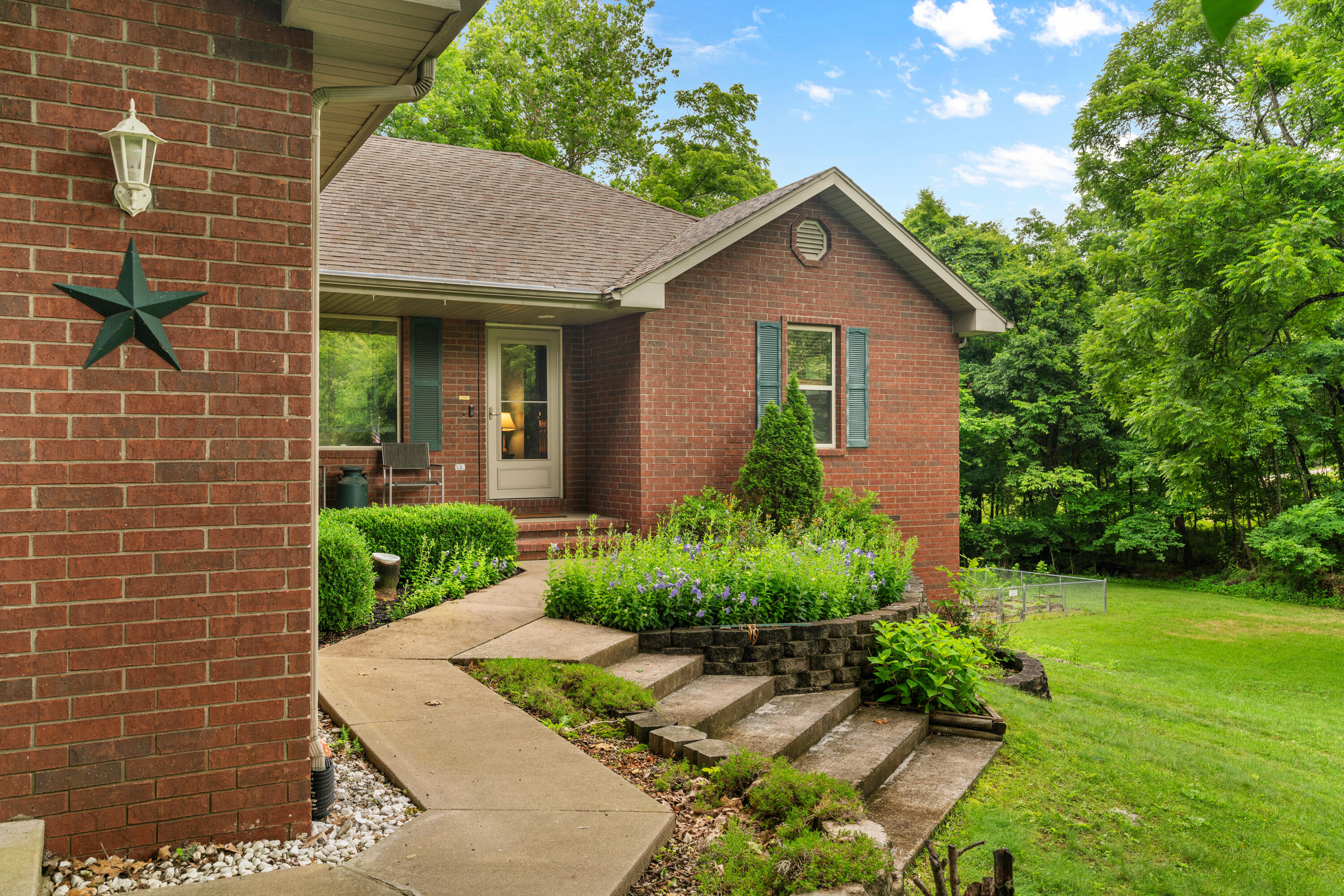484 Twelve Point Road Property Photo 6