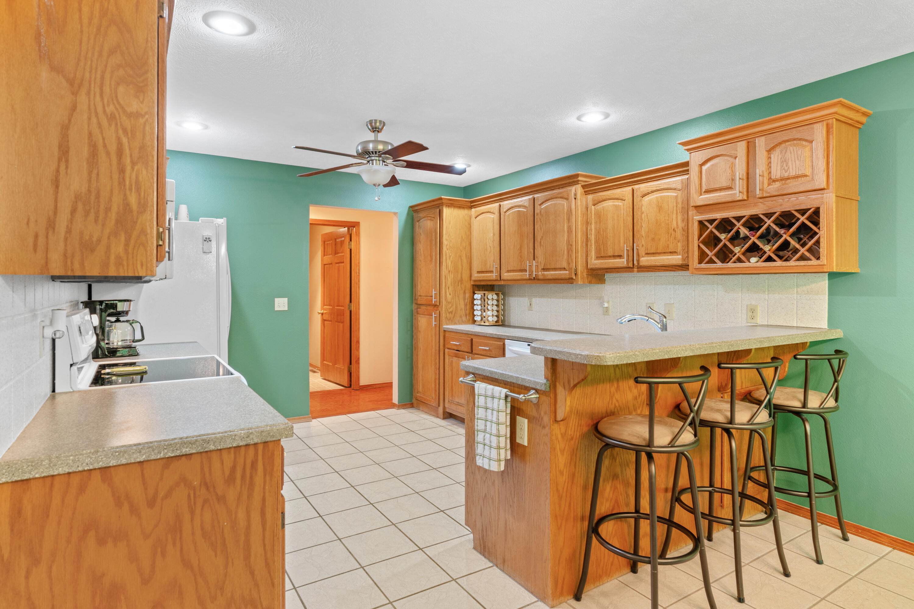 484 Twelve Point Road Property Photo 13