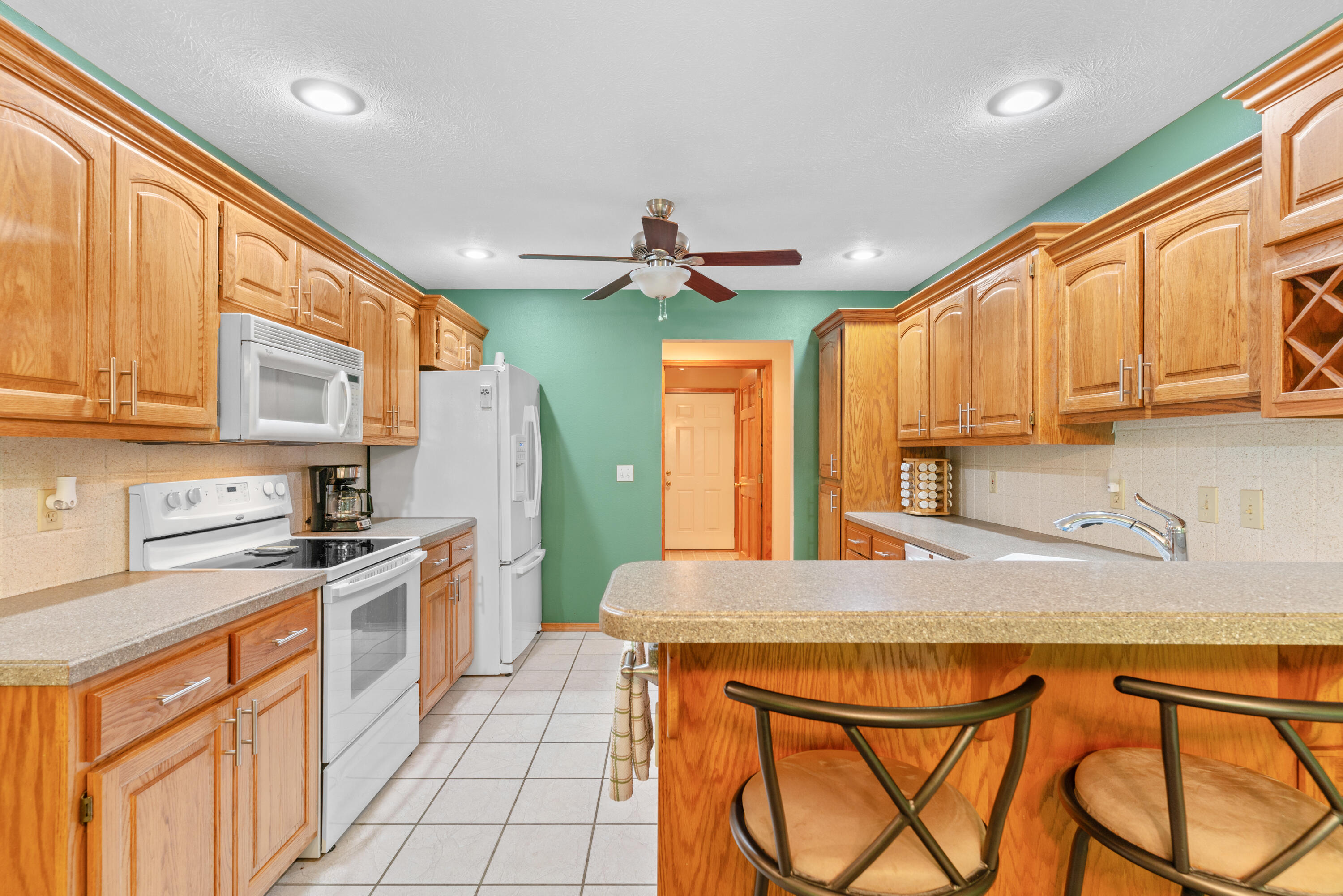 484 Twelve Point Road Property Photo 14