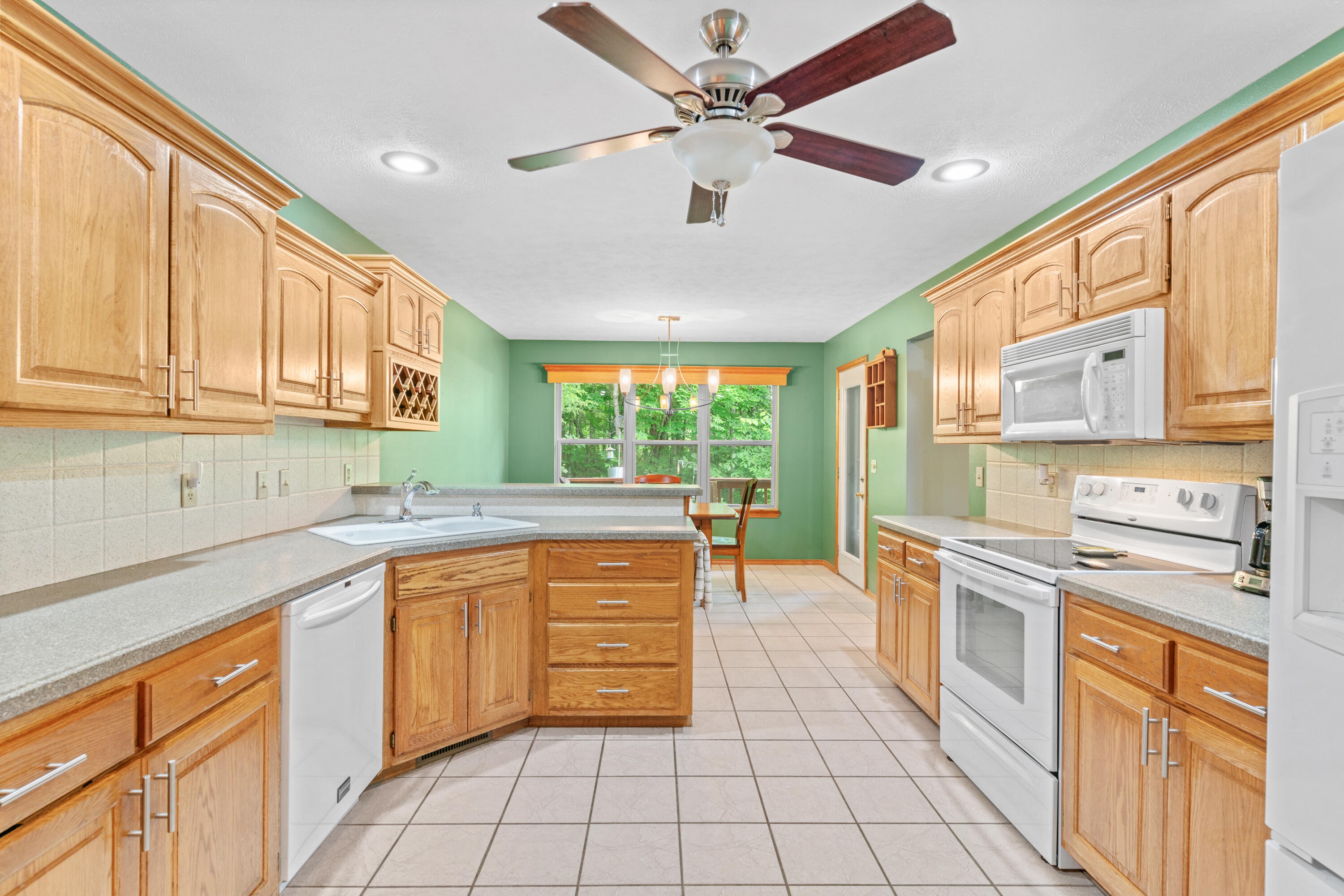 484 Twelve Point Road Property Photo 15