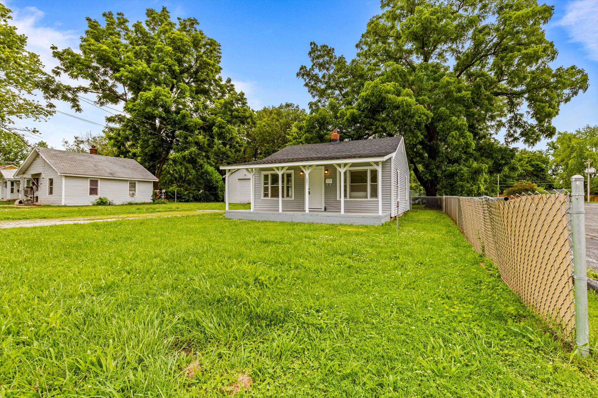 1024 North Fulbright Avenue Property Photo 2