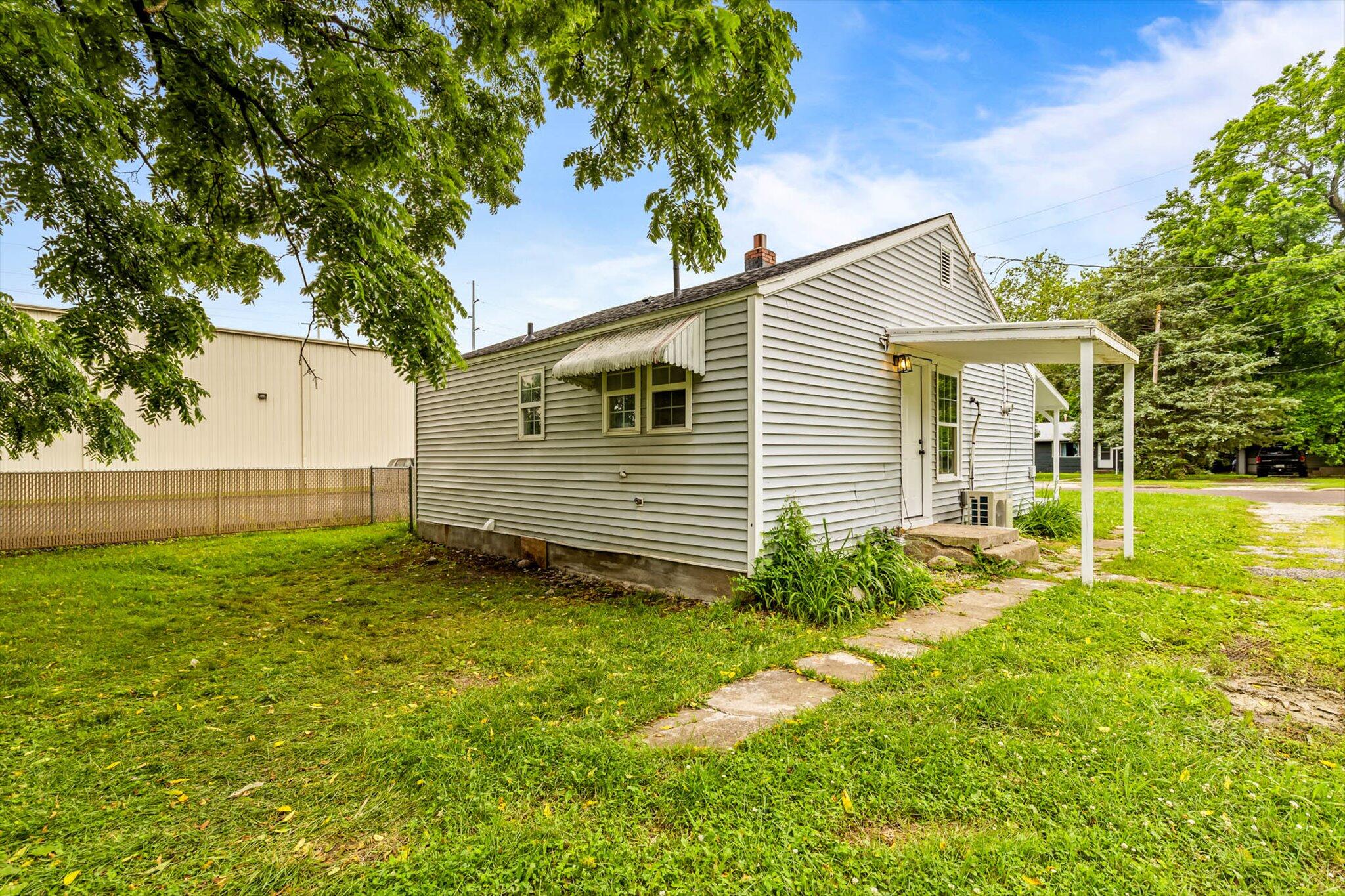 1024 North Fulbright Avenue Property Photo 16