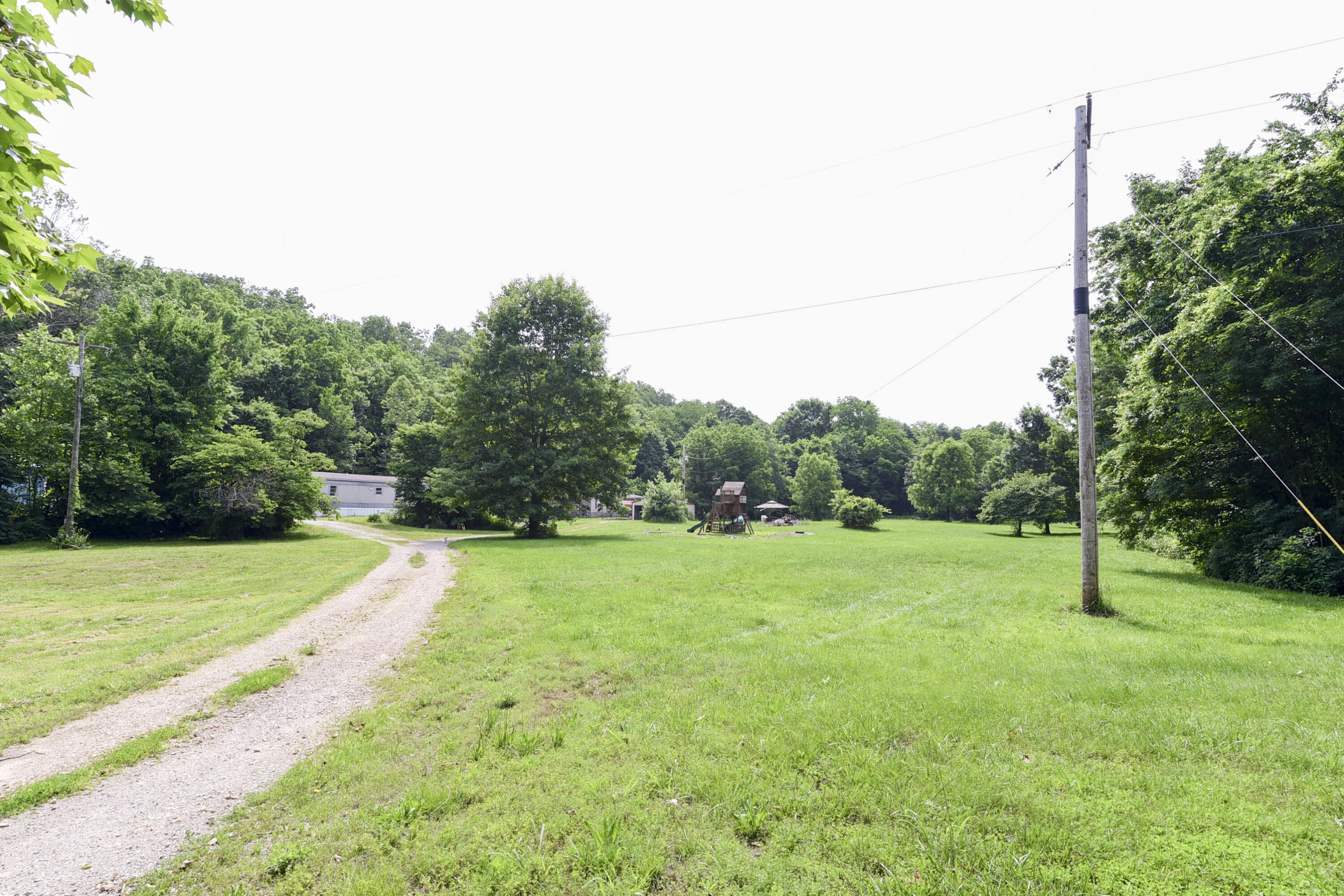 19696 Farm Road 1043 Property Photo 1