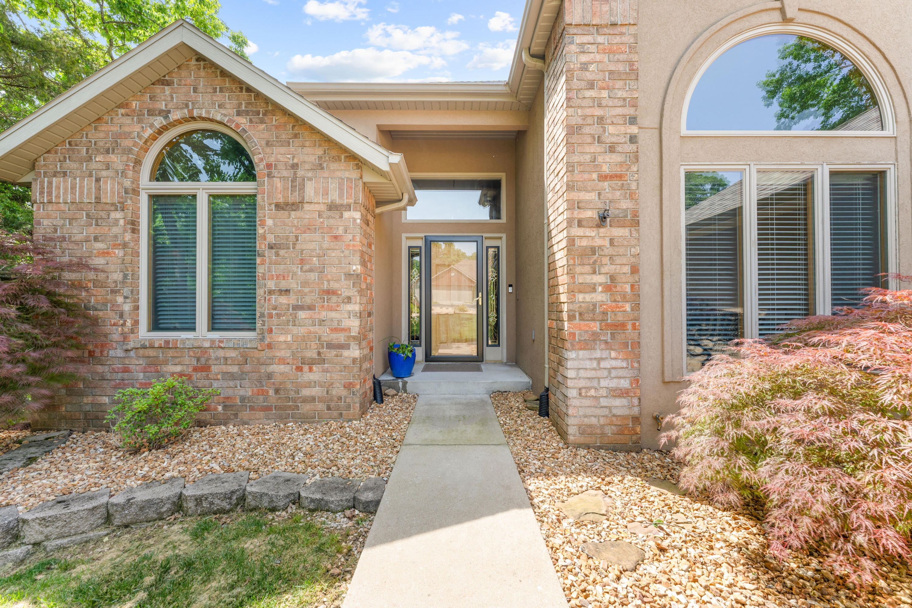 915 Silverbluff Circle Property Photo 6