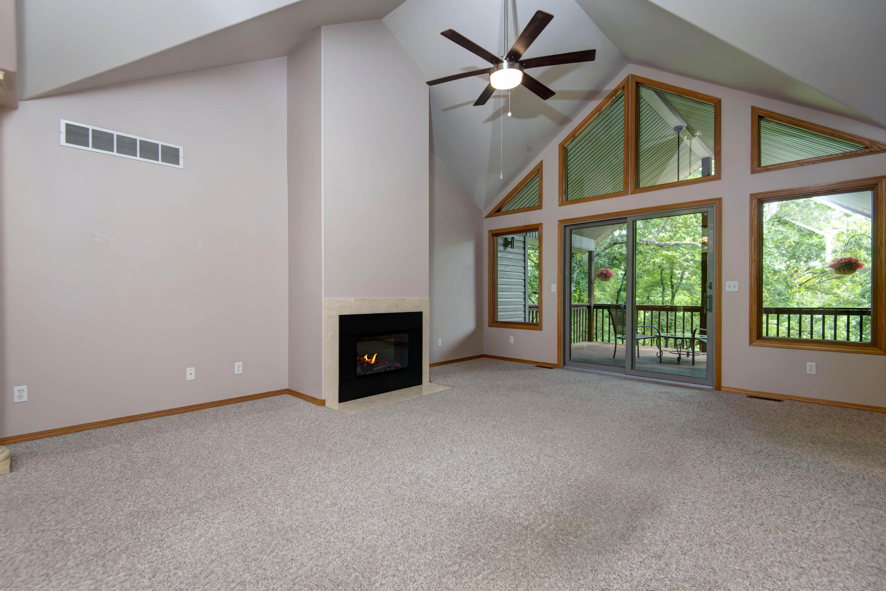 915 Silverbluff Circle Property Photo 13