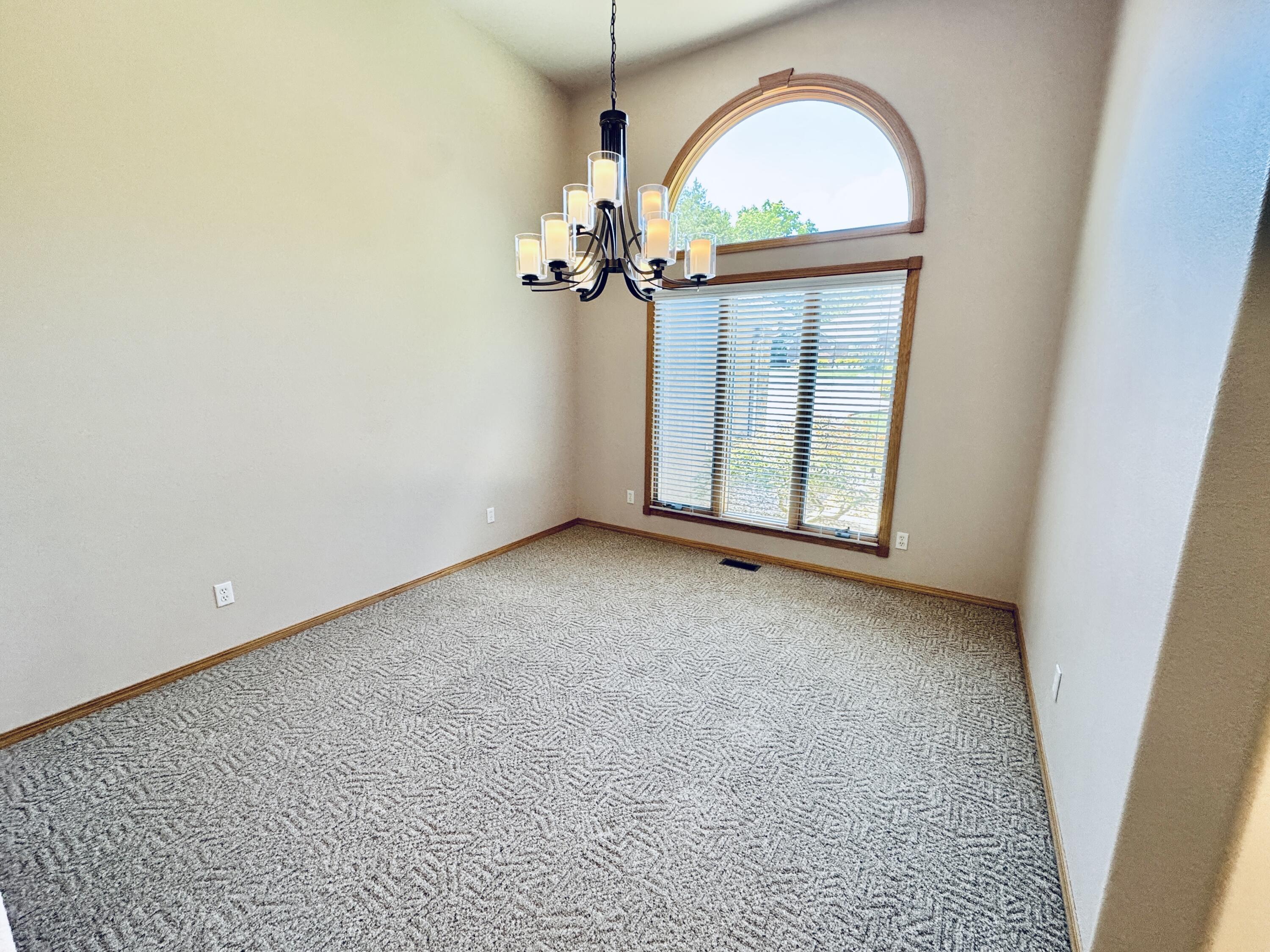 915 Silverbluff Circle Property Photo 14