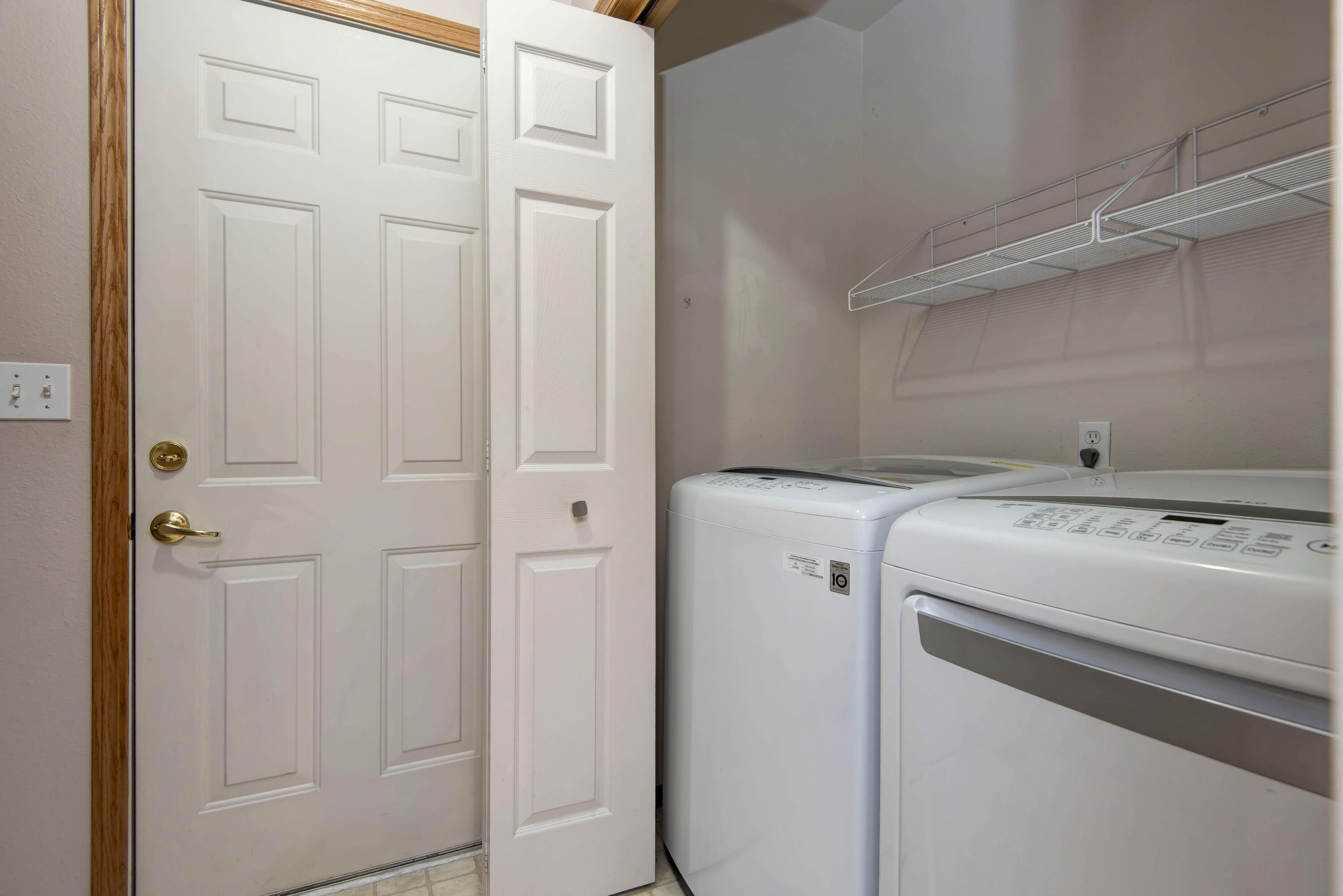 915 Silverbluff Circle Property Photo 23
