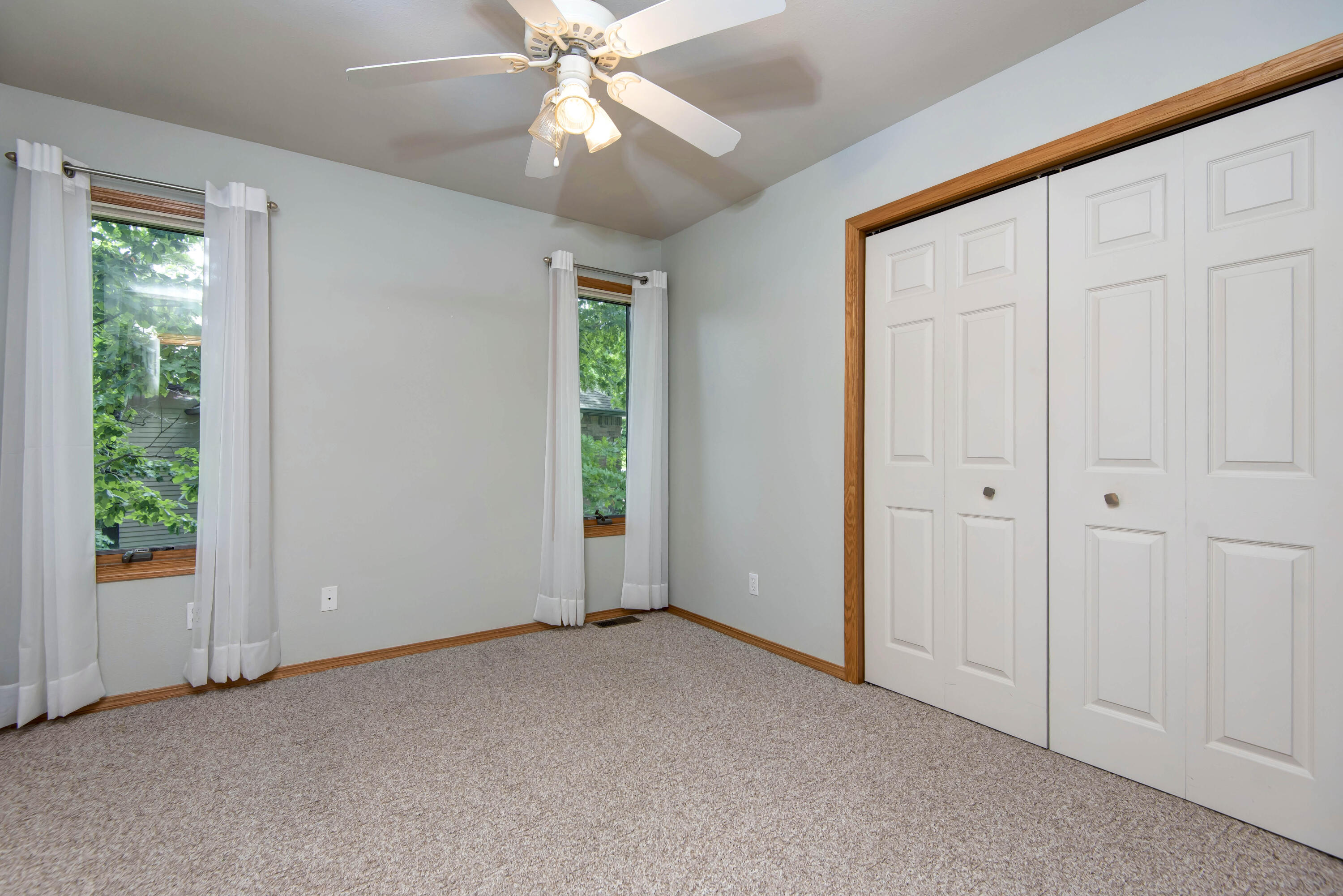 915 Silverbluff Circle Property Photo 32
