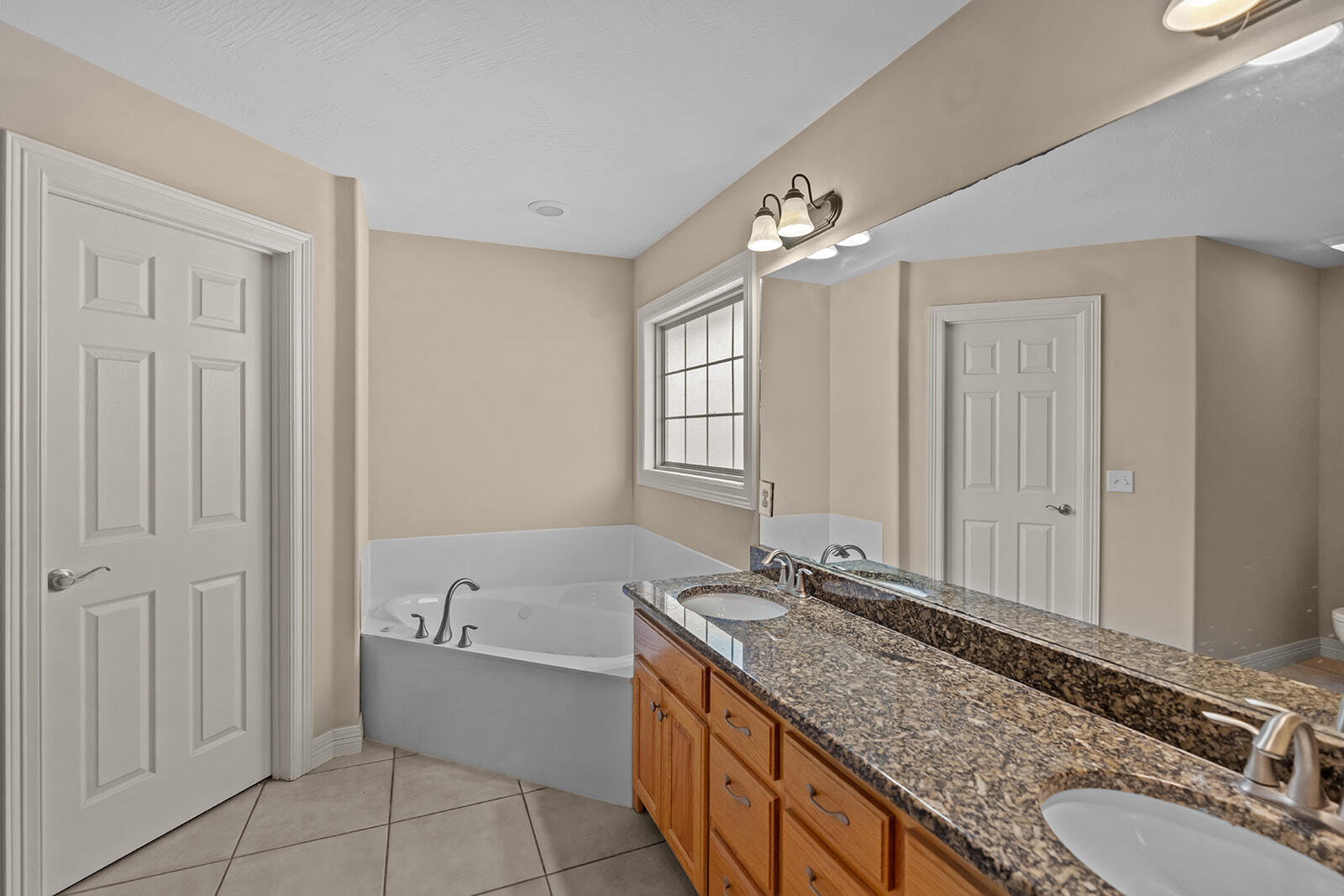 628 North Alexandria Street Property Photo 18