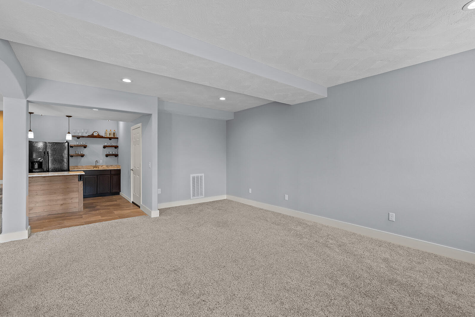 628 North Alexandria Street Property Photo 28