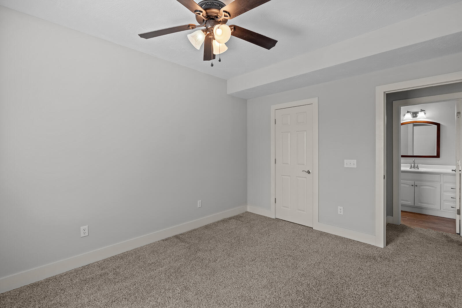 628 North Alexandria Street Property Photo 37