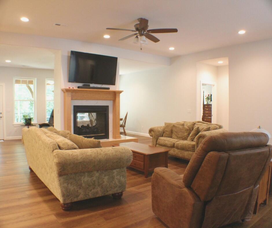 21791 Mill Creek Drive Property Photo 8