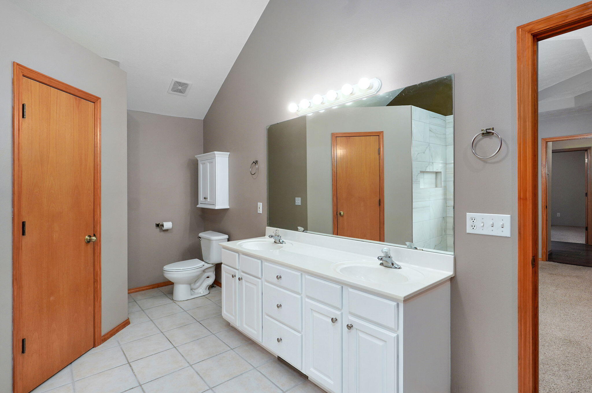 136 Cedar Dale Lane Property Photo 28