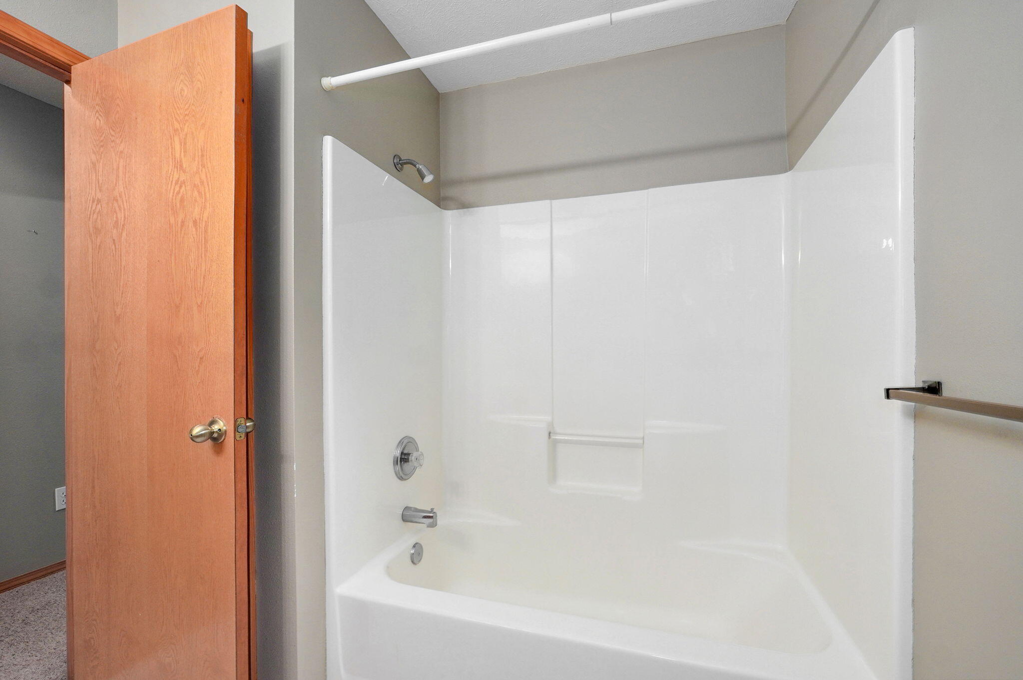 136 Cedar Dale Lane Property Photo 41