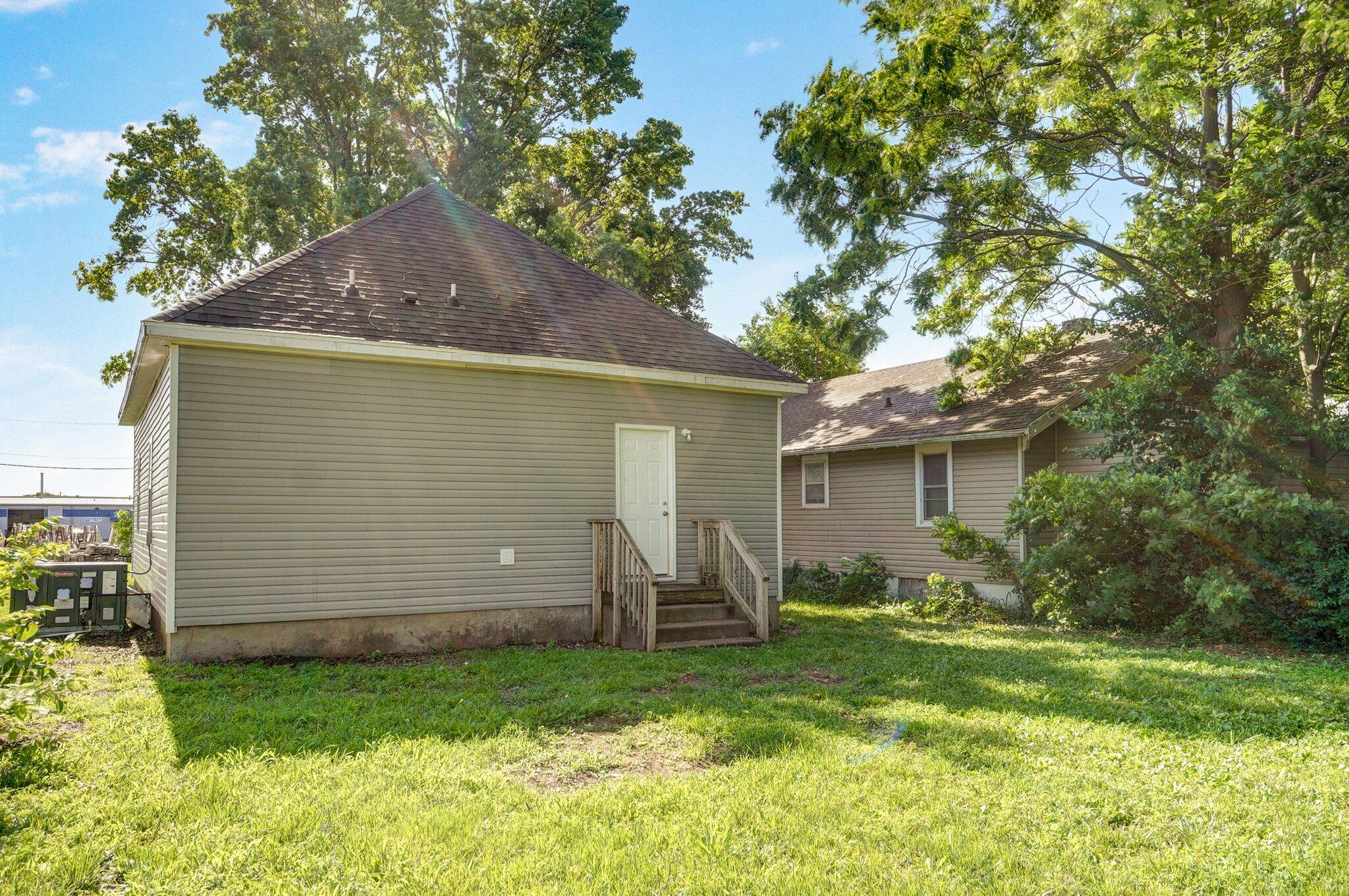 619 North Nettleton Avenue Property Photo 17
