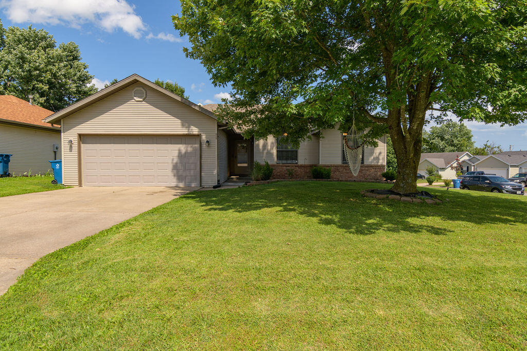 828 South Chinkapin Avenue Property Photo 1
