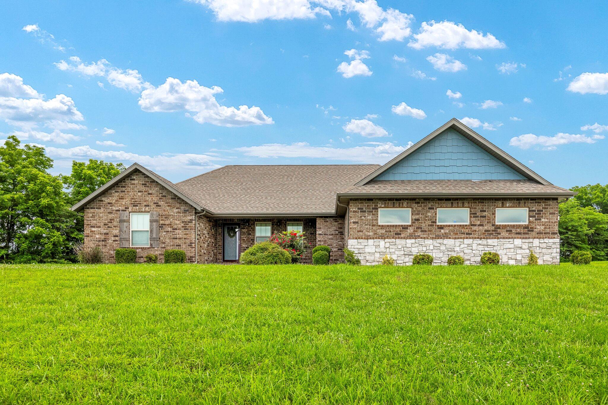 893 Azalea Lane Property Photo 1
