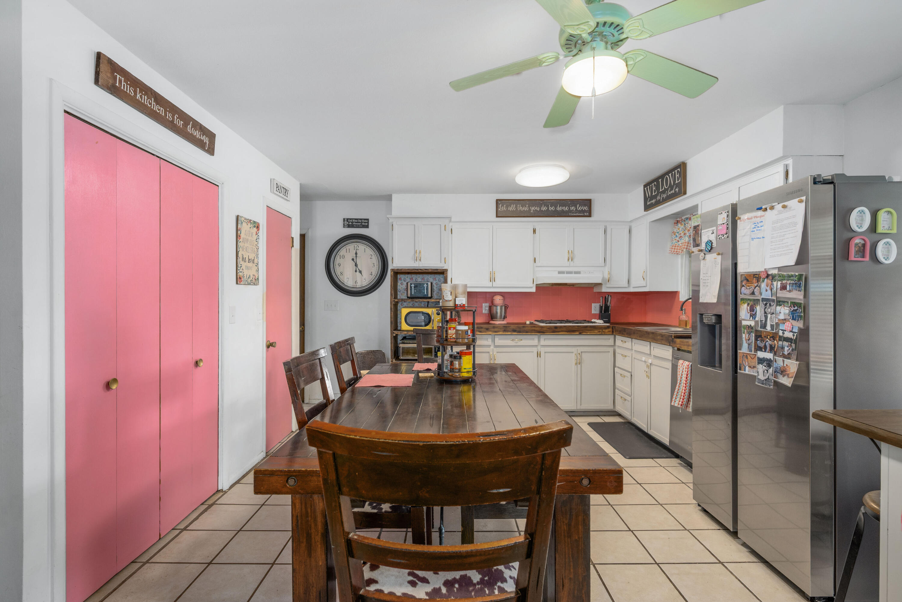212 North School Street Property Photo 6
