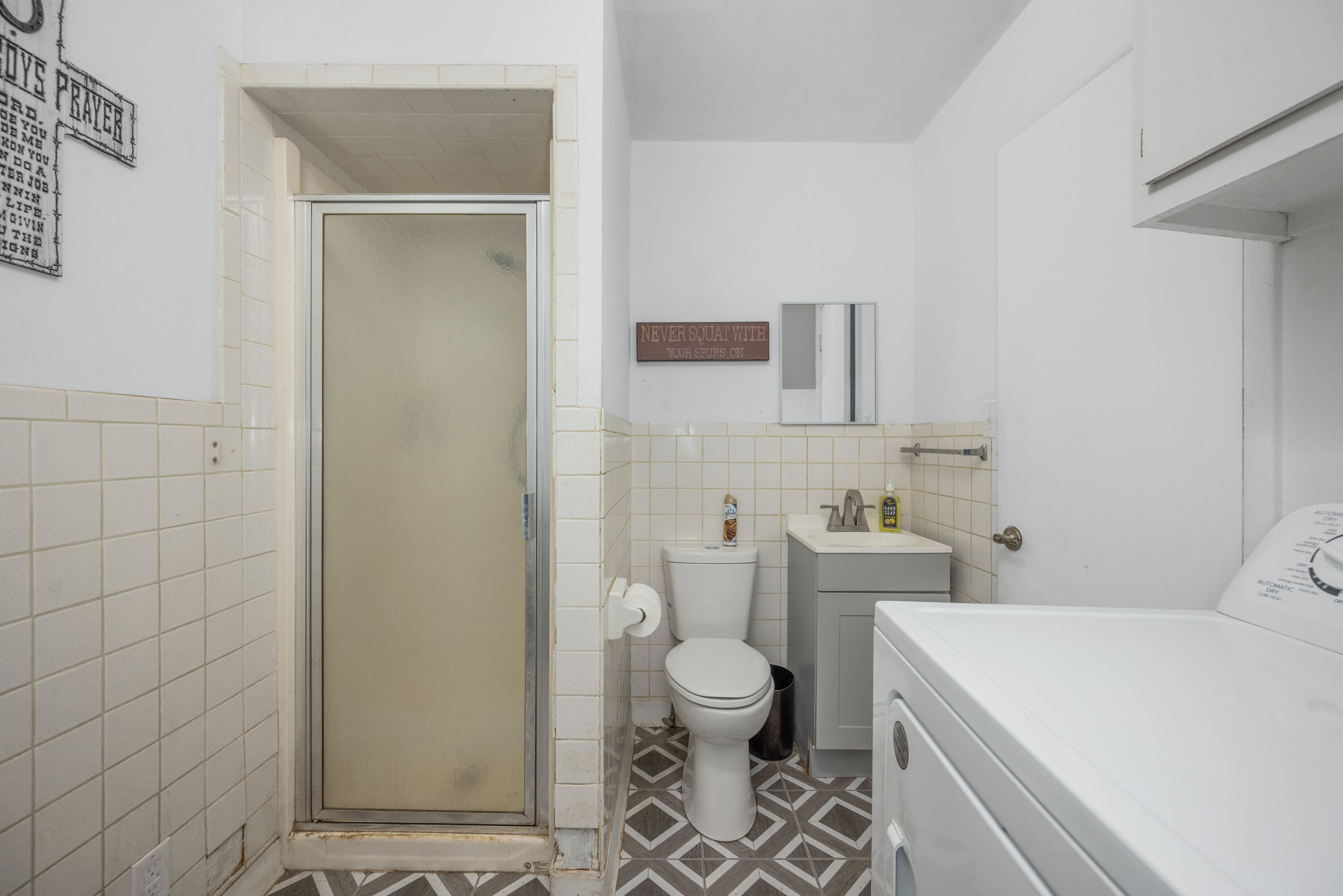 212 North School Street Property Photo 12