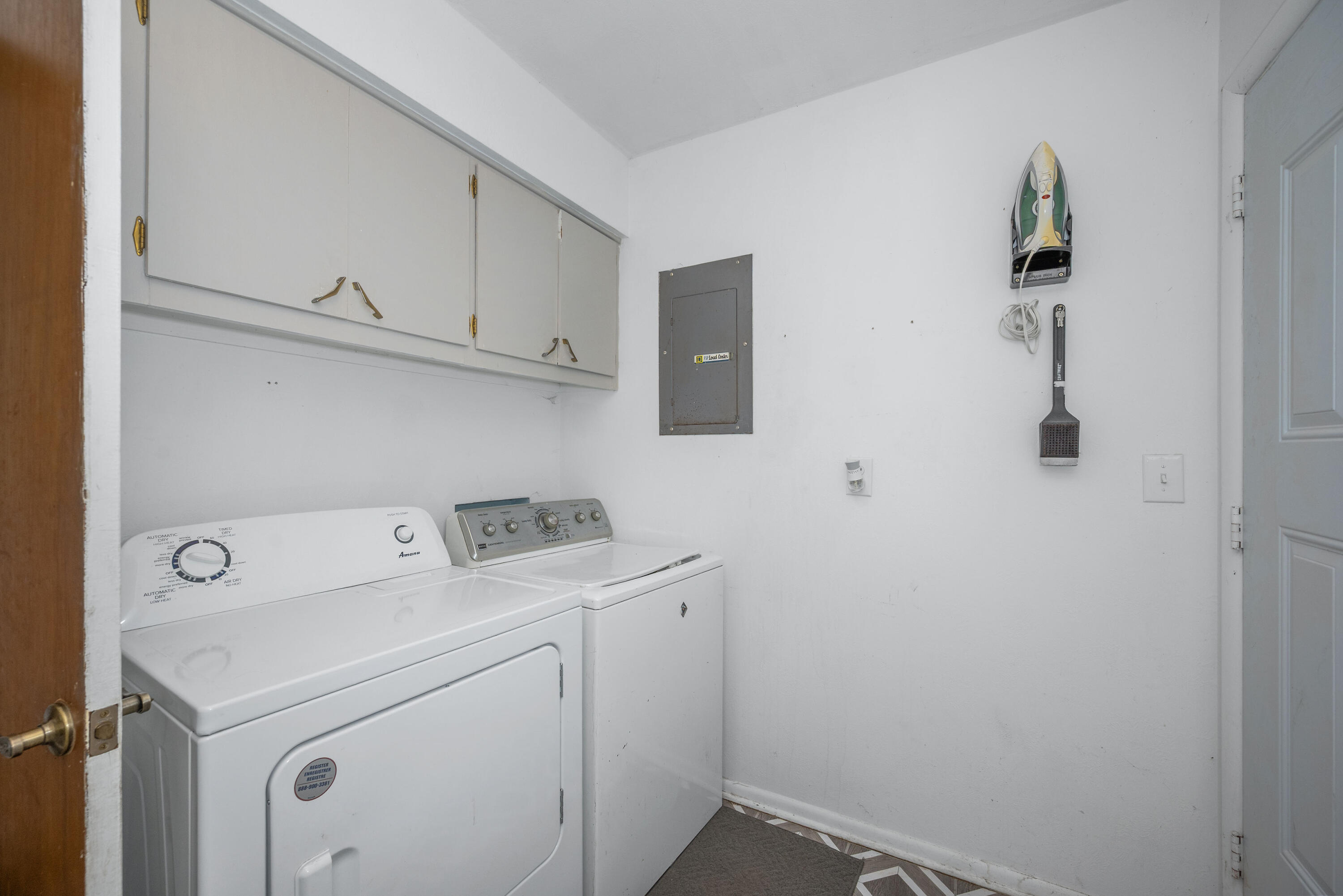 212 North School Street Property Photo 13