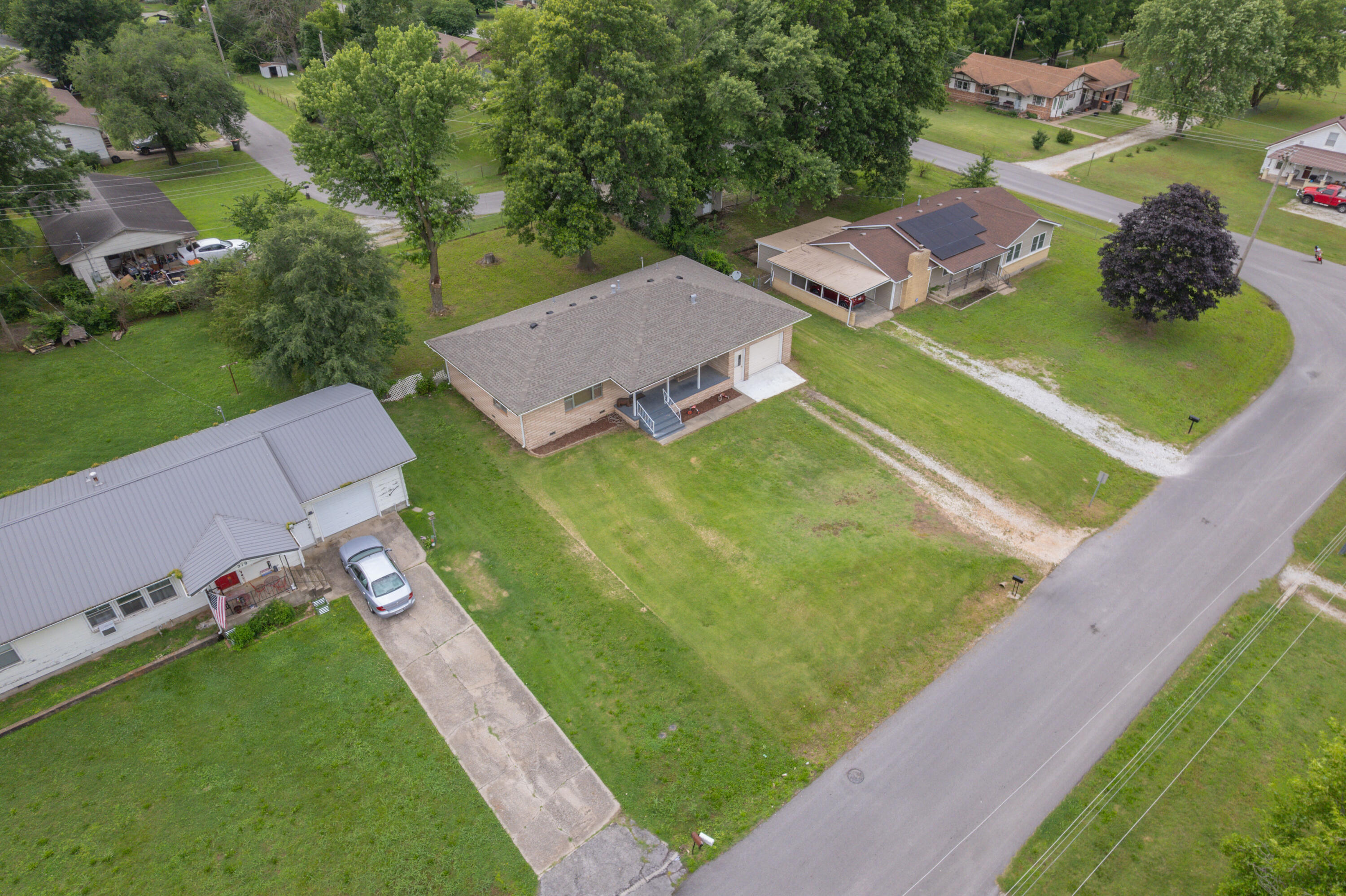 212 North School Street Property Photo 17