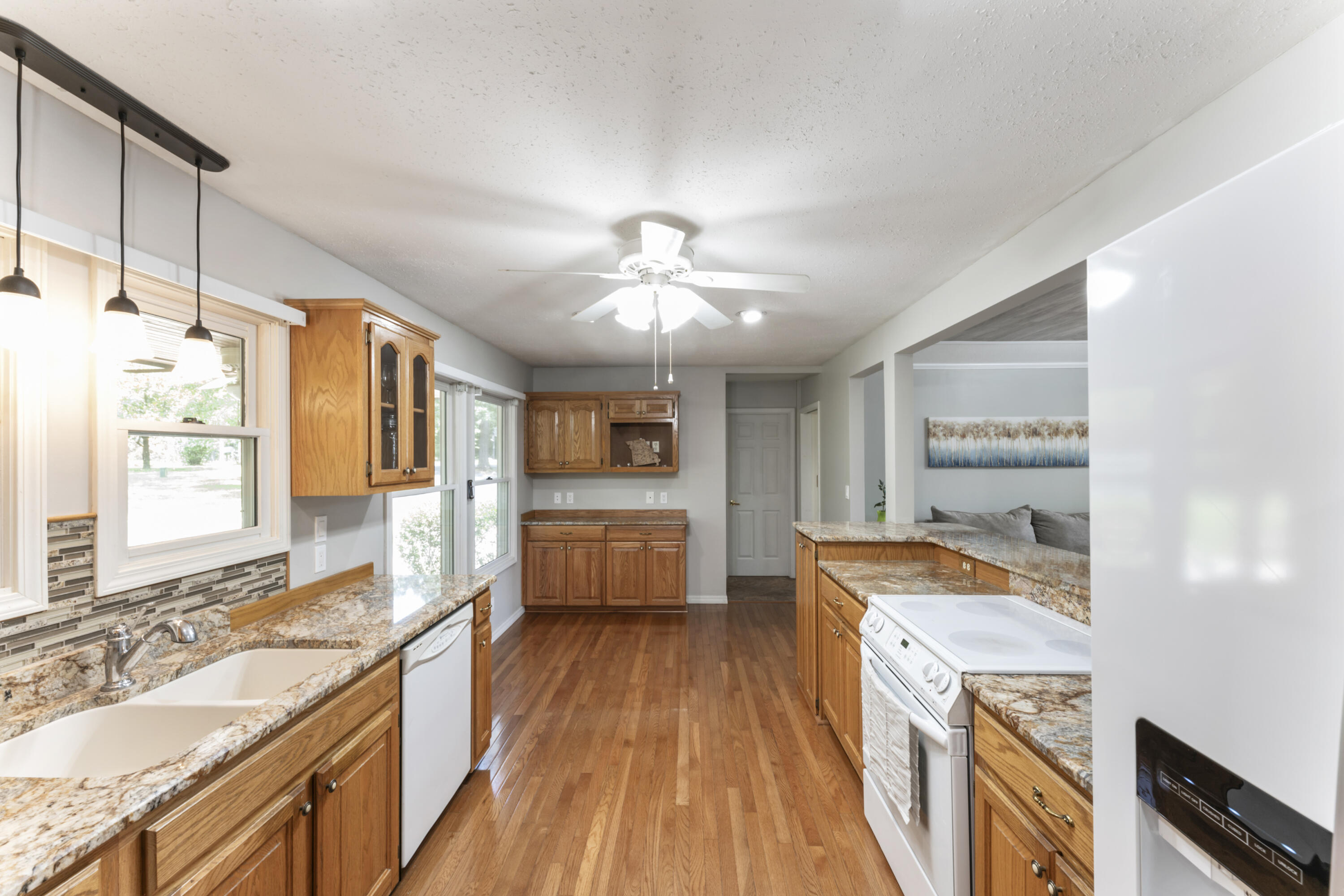 28812 Farm Road 1250 Property Photo 8