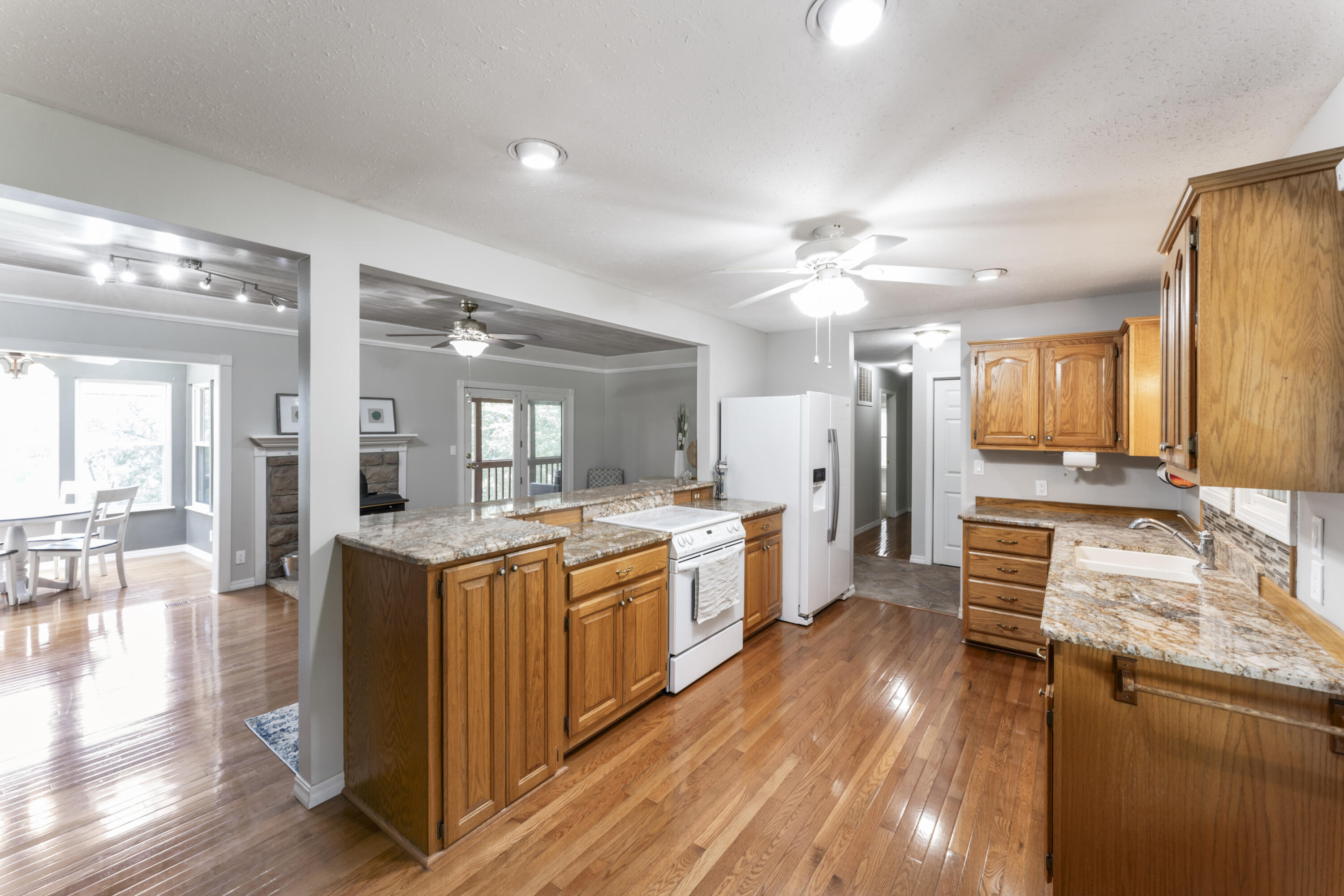28812 Farm Road 1250 Property Photo 13