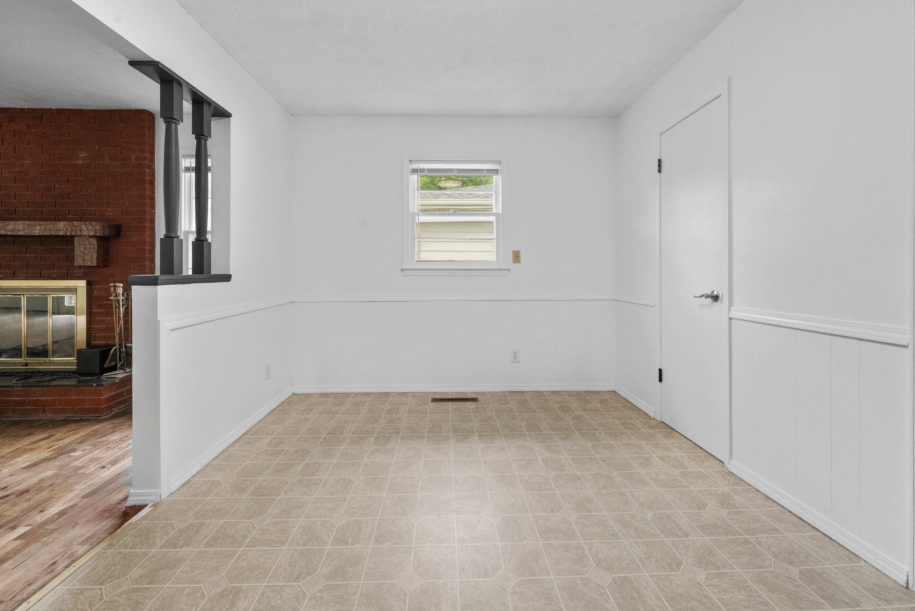 1541 East Crestview Street Property Photo 7