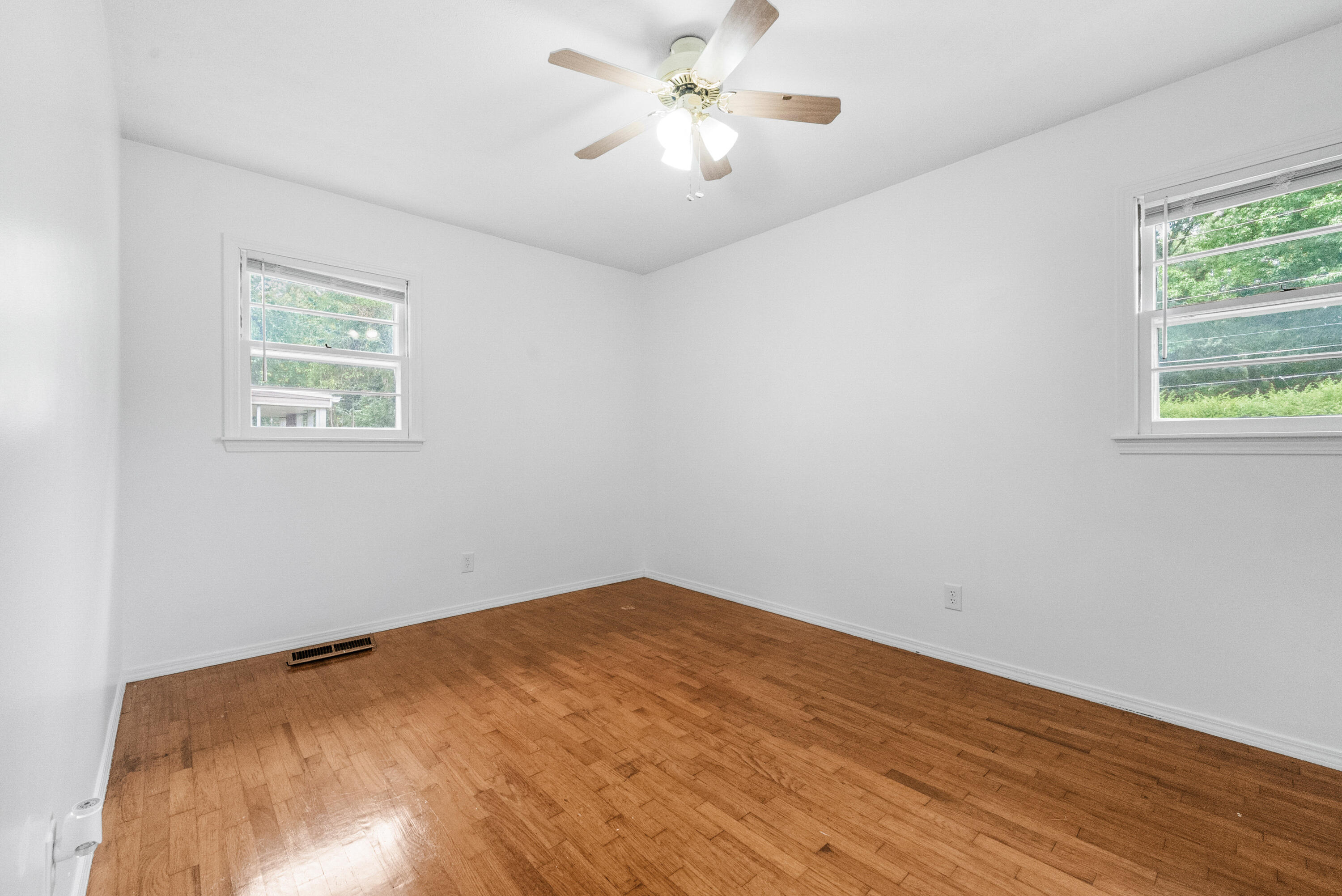 1541 East Crestview Street Property Photo 21