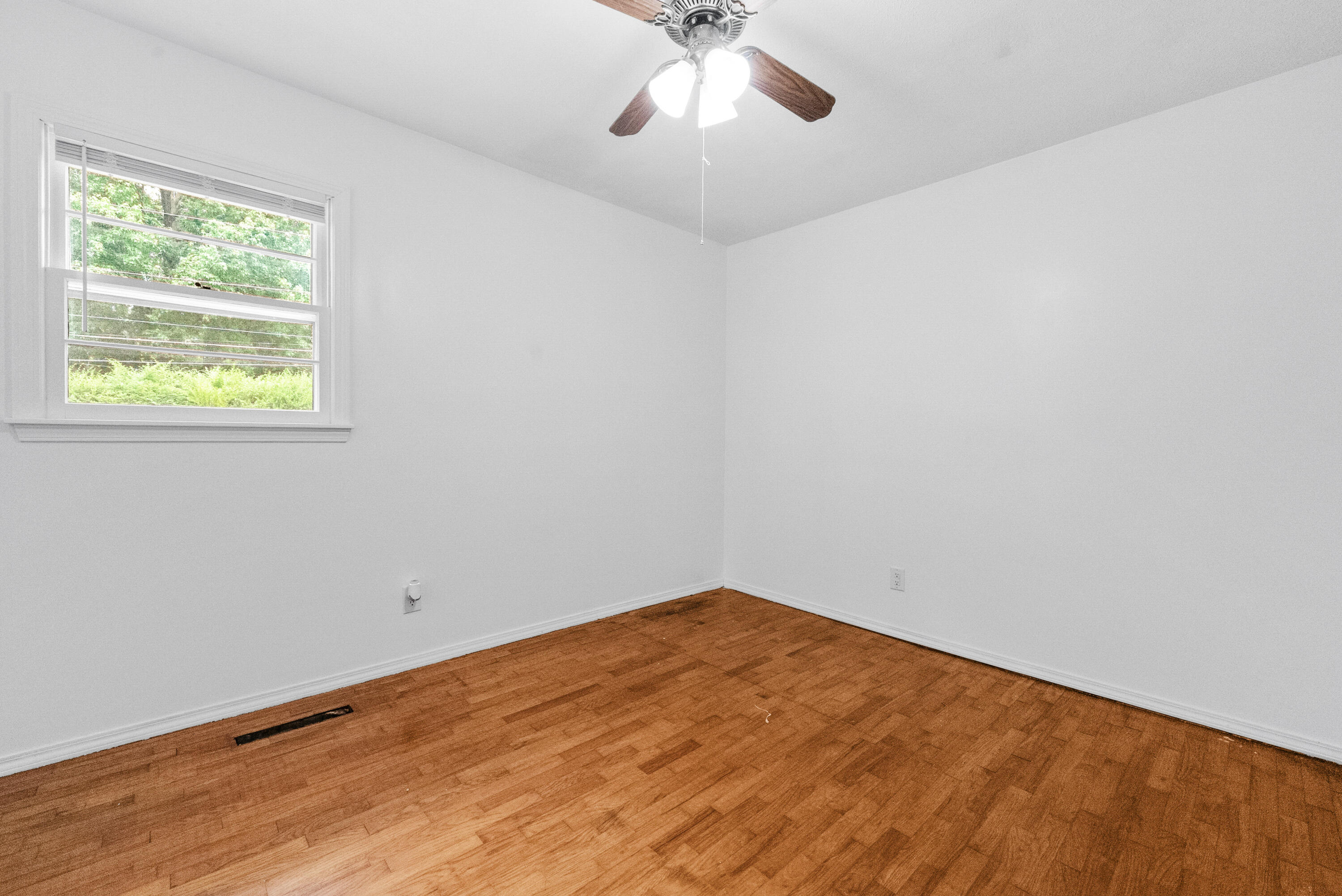1541 East Crestview Street Property Photo 23