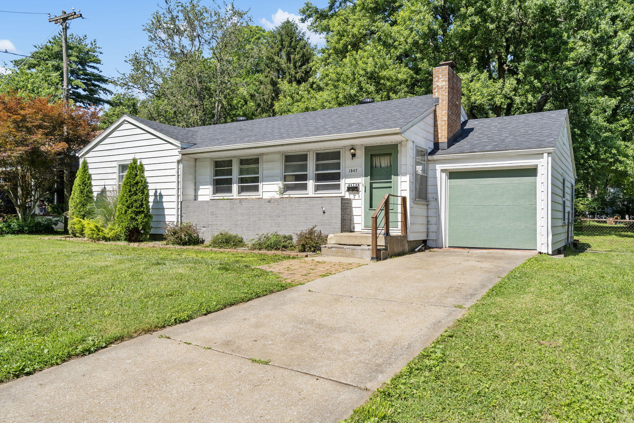 1547 South Kickapoo Avenue Property Photo 3