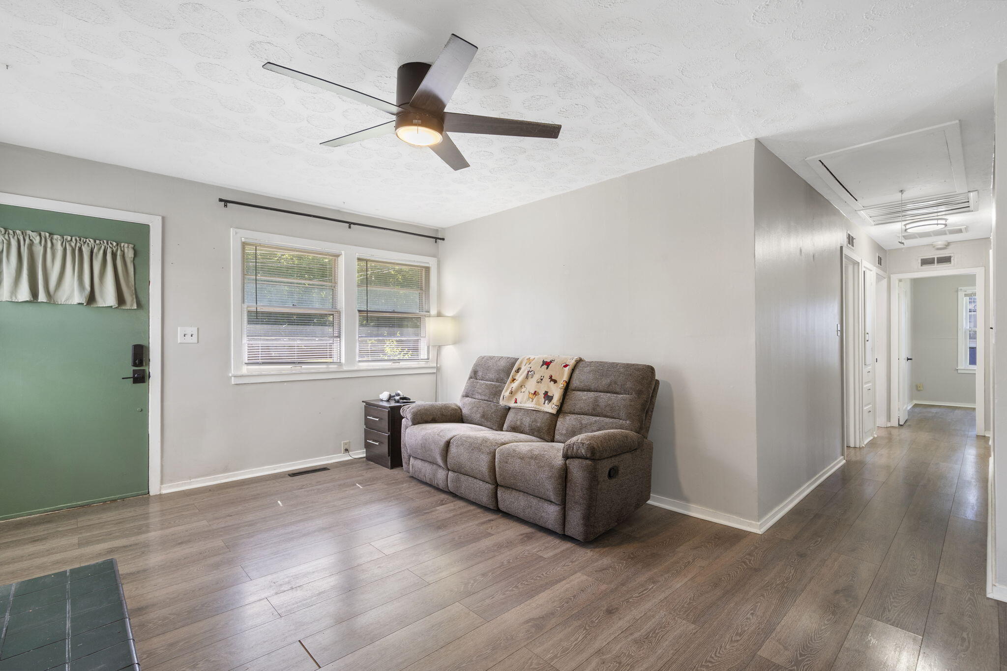 1547 South Kickapoo Avenue Property Photo 9