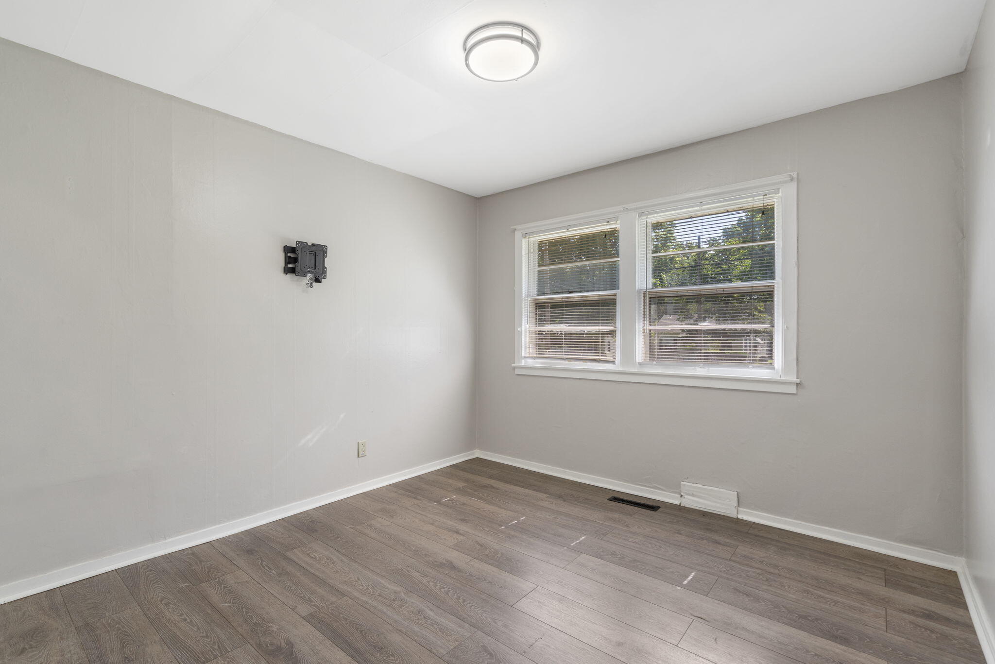 1547 South Kickapoo Avenue Property Photo 18