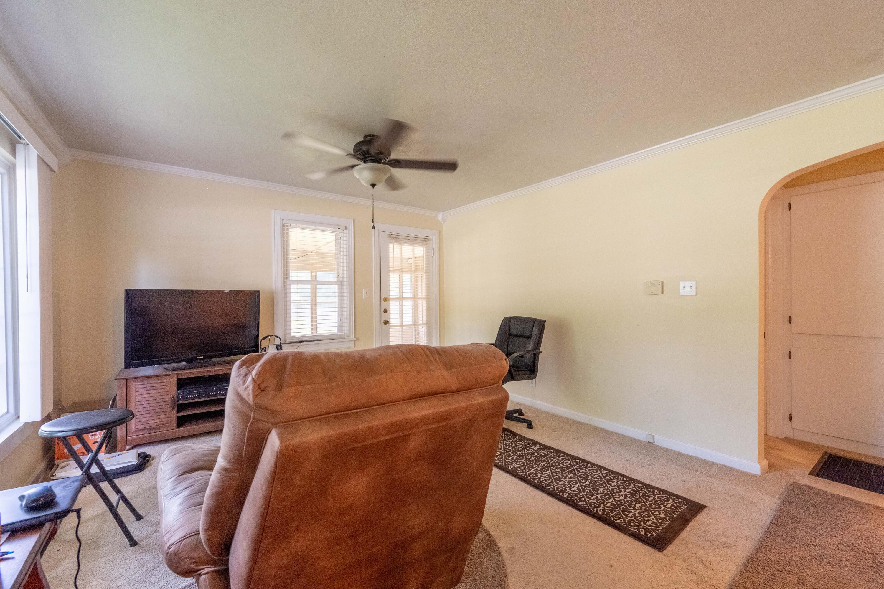 220 East Portland Street Property Photo 8