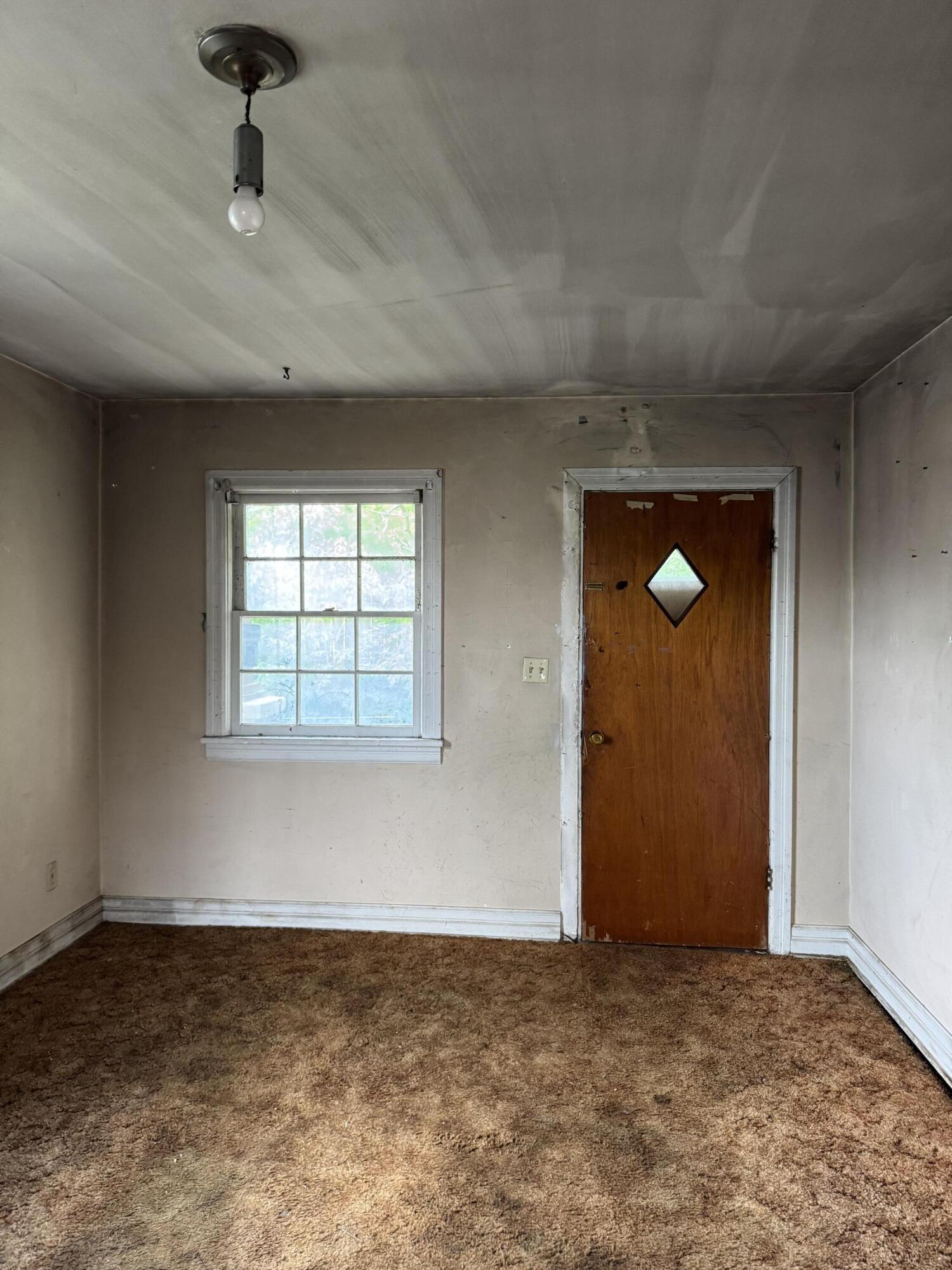 612 West Pacific Street Property Photo 4