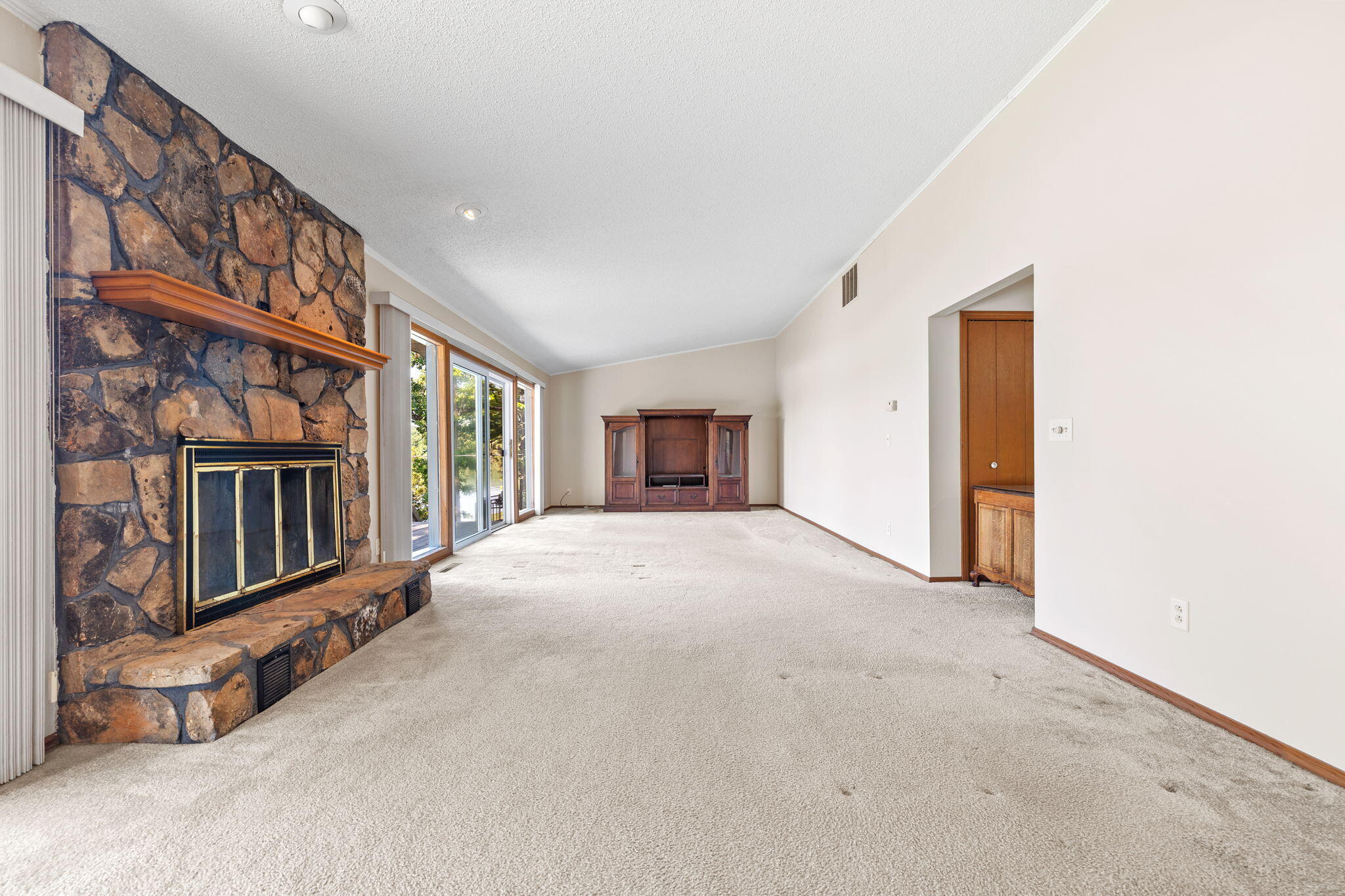 100 Sunshine Lane Property Photo 11