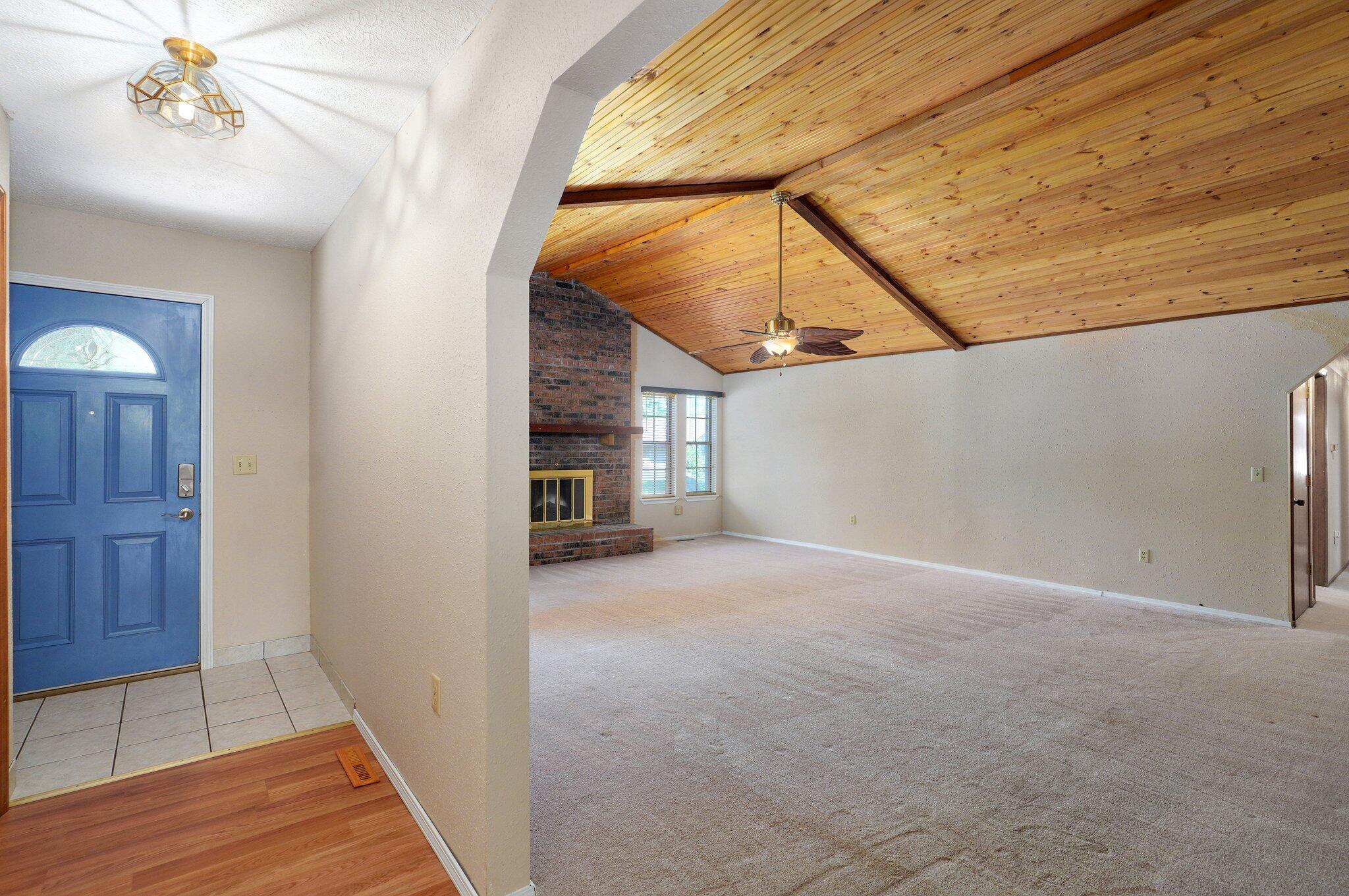 620 East Wilson Street Property Photo 5