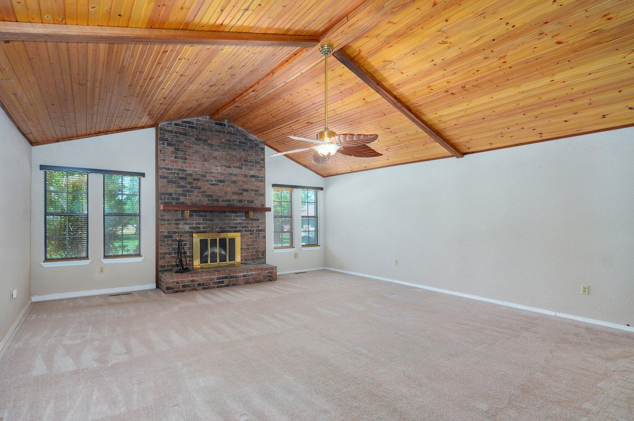 620 East Wilson Street Property Photo 6