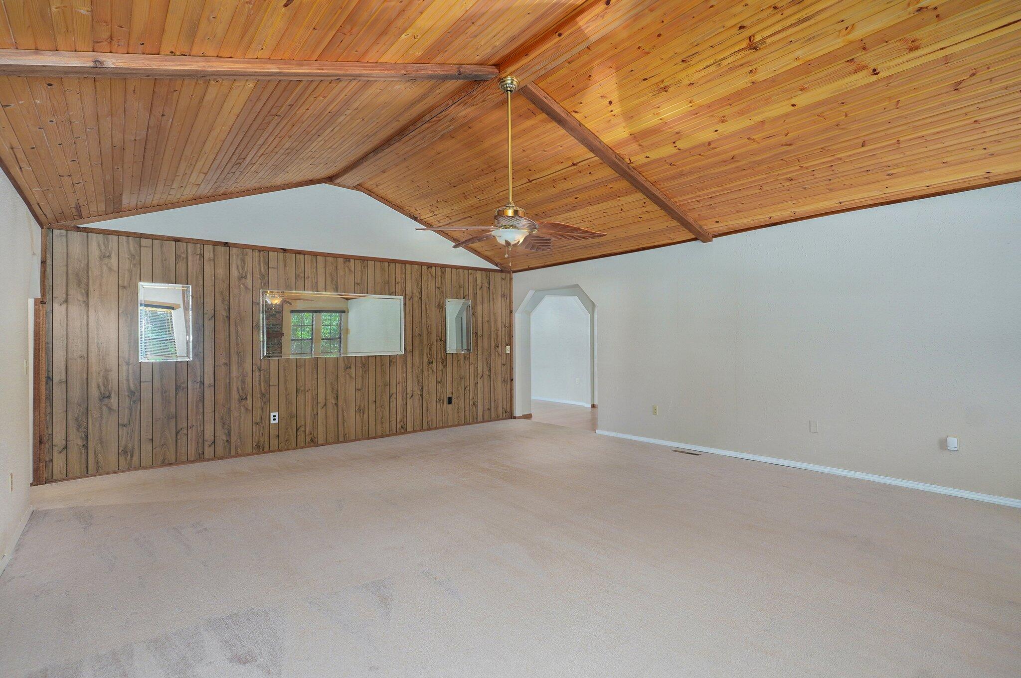 620 East Wilson Street Property Photo 8
