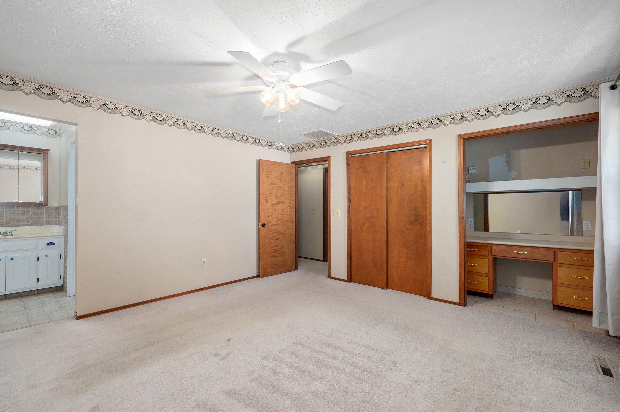 620 East Wilson Street Property Photo 15