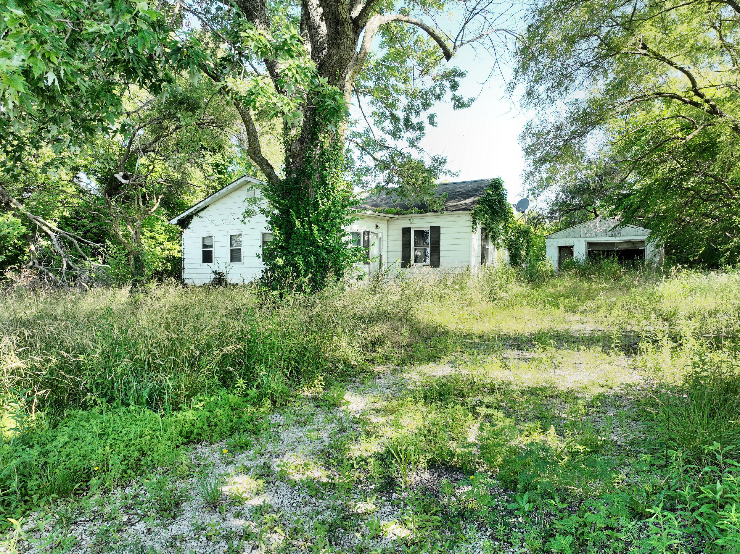 3897 West Lewis And Clark Expressway Property Photo 6