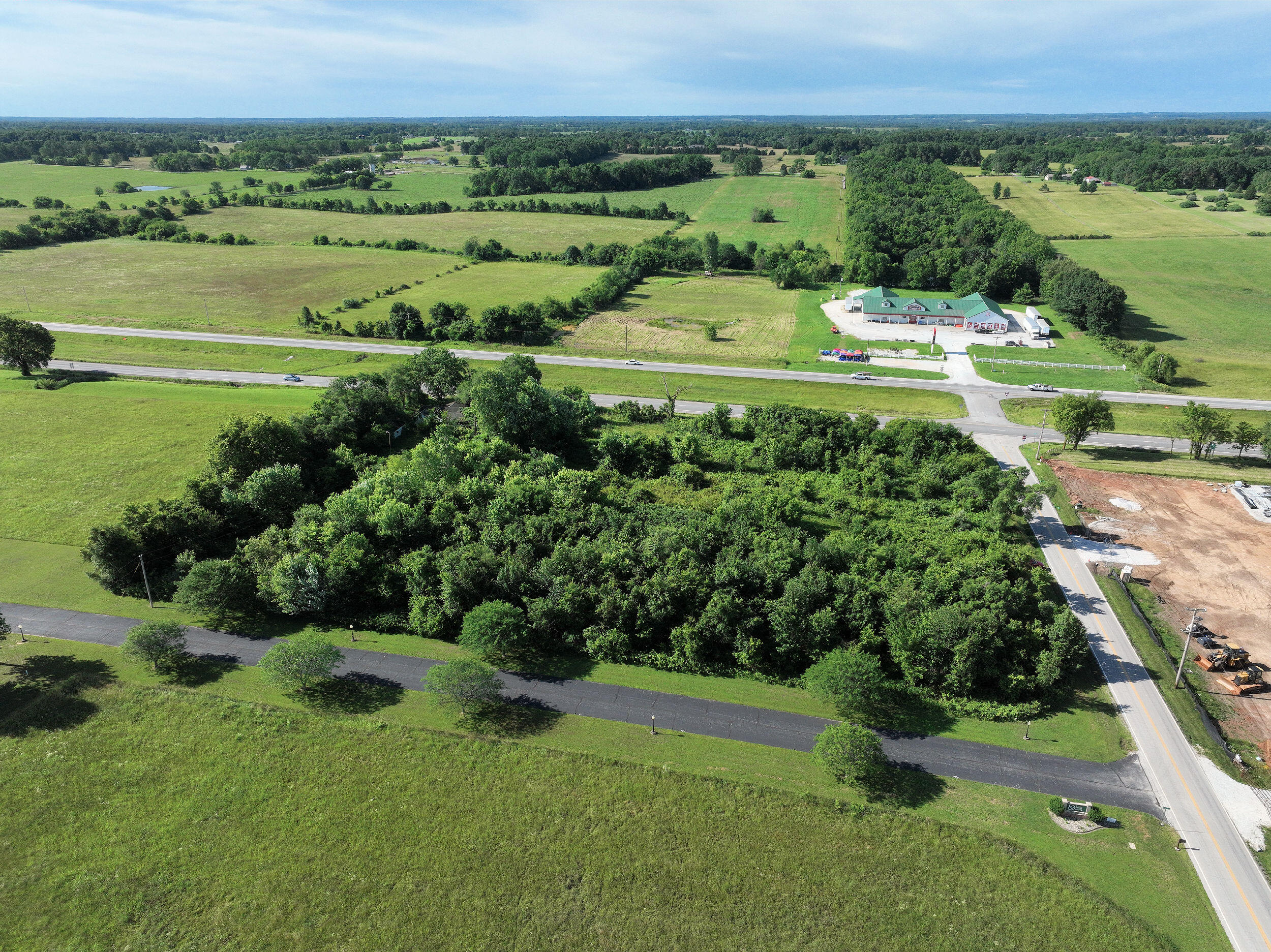 3897 West Lewis And Clark Expressway Property Photo 13